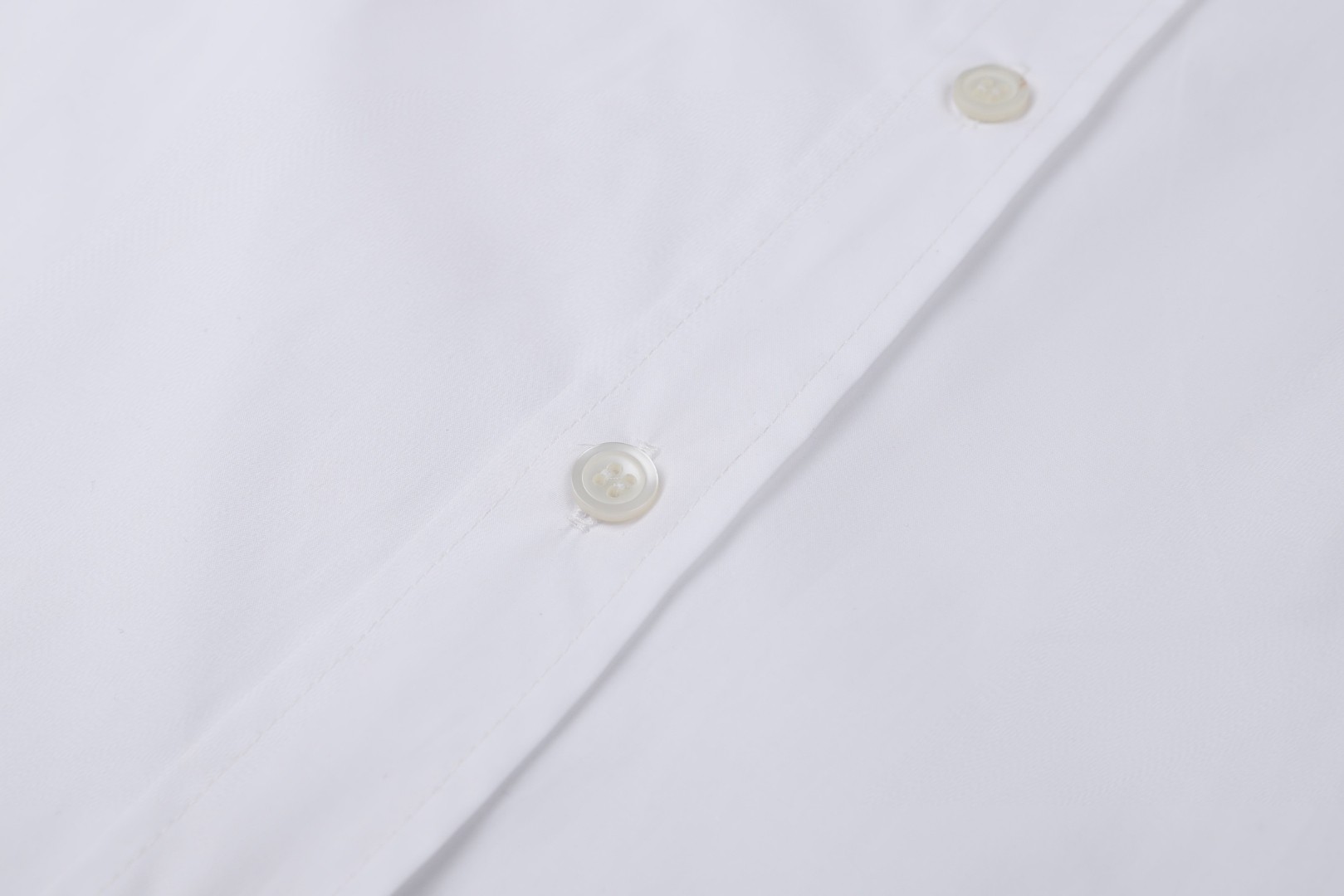 Loewe 罗意威 纯色刺绣logo翻领单排扣衬衫 外套 长袖 白色 A5