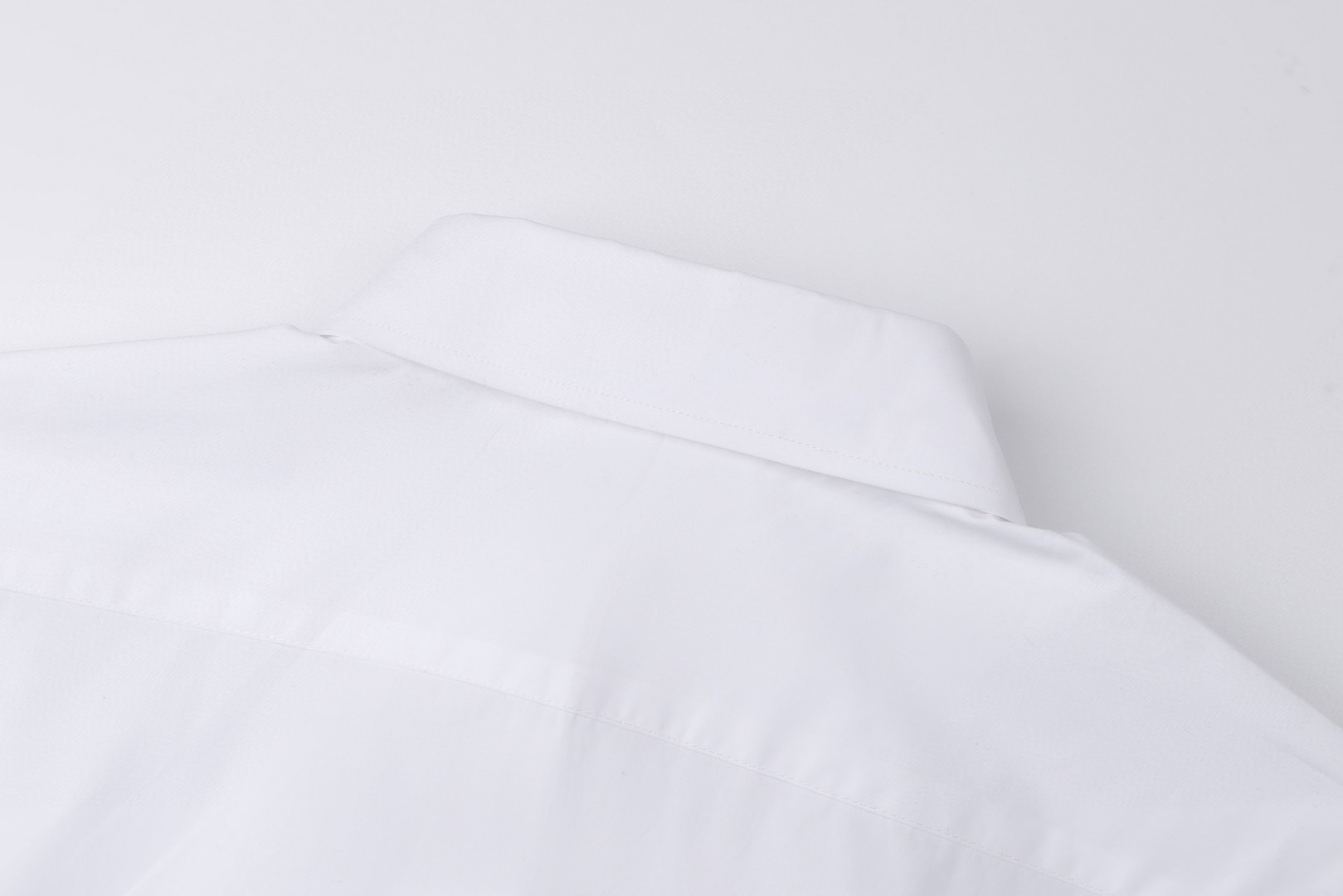 Loewe 罗意威 纯色刺绣logo翻领单排扣衬衫 外套 长袖 白色 A5