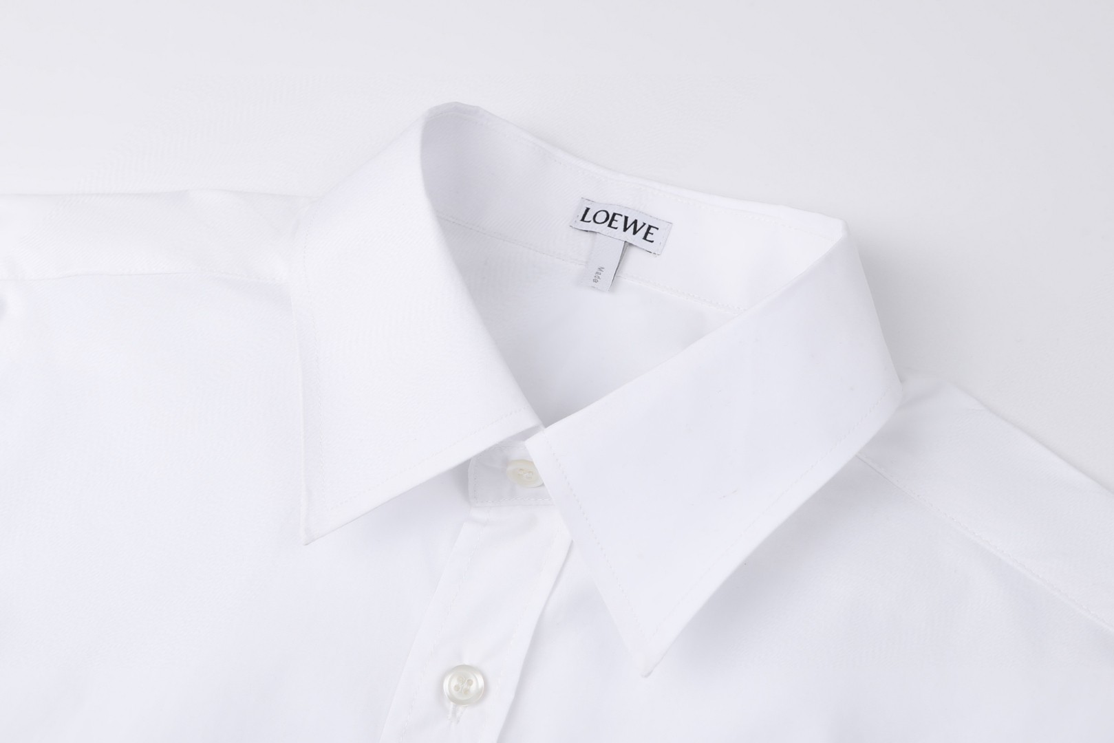 Loewe 罗意威 纯色刺绣logo翻领单排扣衬衫 外套 长袖 白色 A5