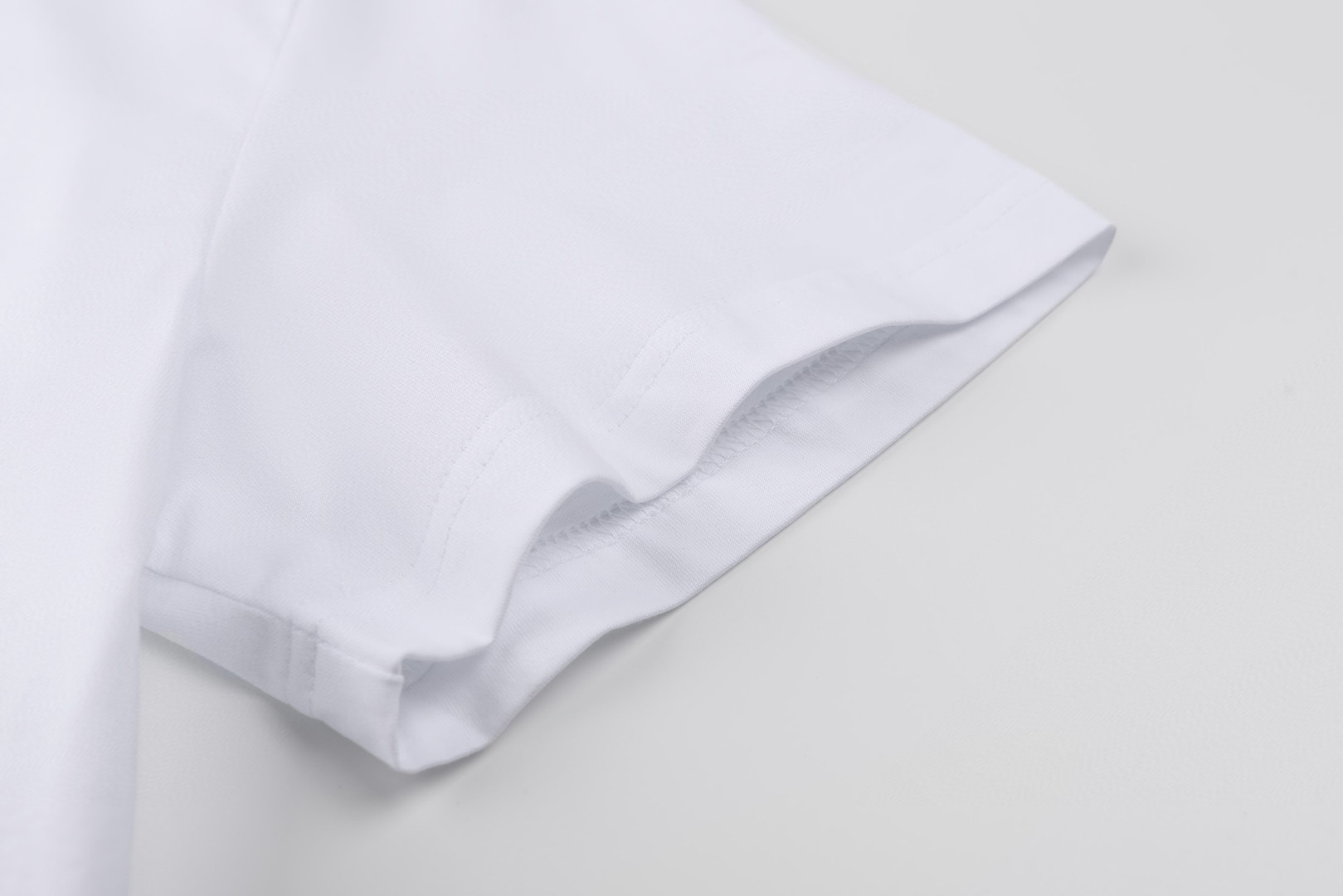 SAINT LAURENT YSL 经典纯色刺绣徽标圆领短袖 T恤 夏款 白色 灰色 黑色