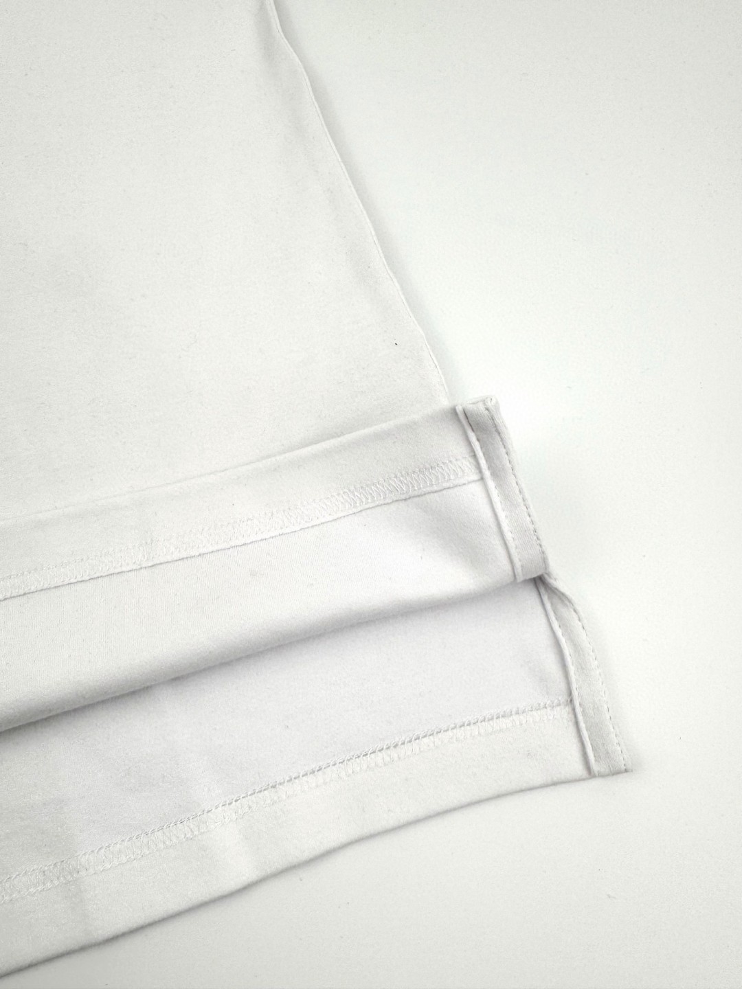 HERMES 爱马仕 皮革图案标识圆领短袖 T恤 夏款 黑色 白色 A0 H657800HA02