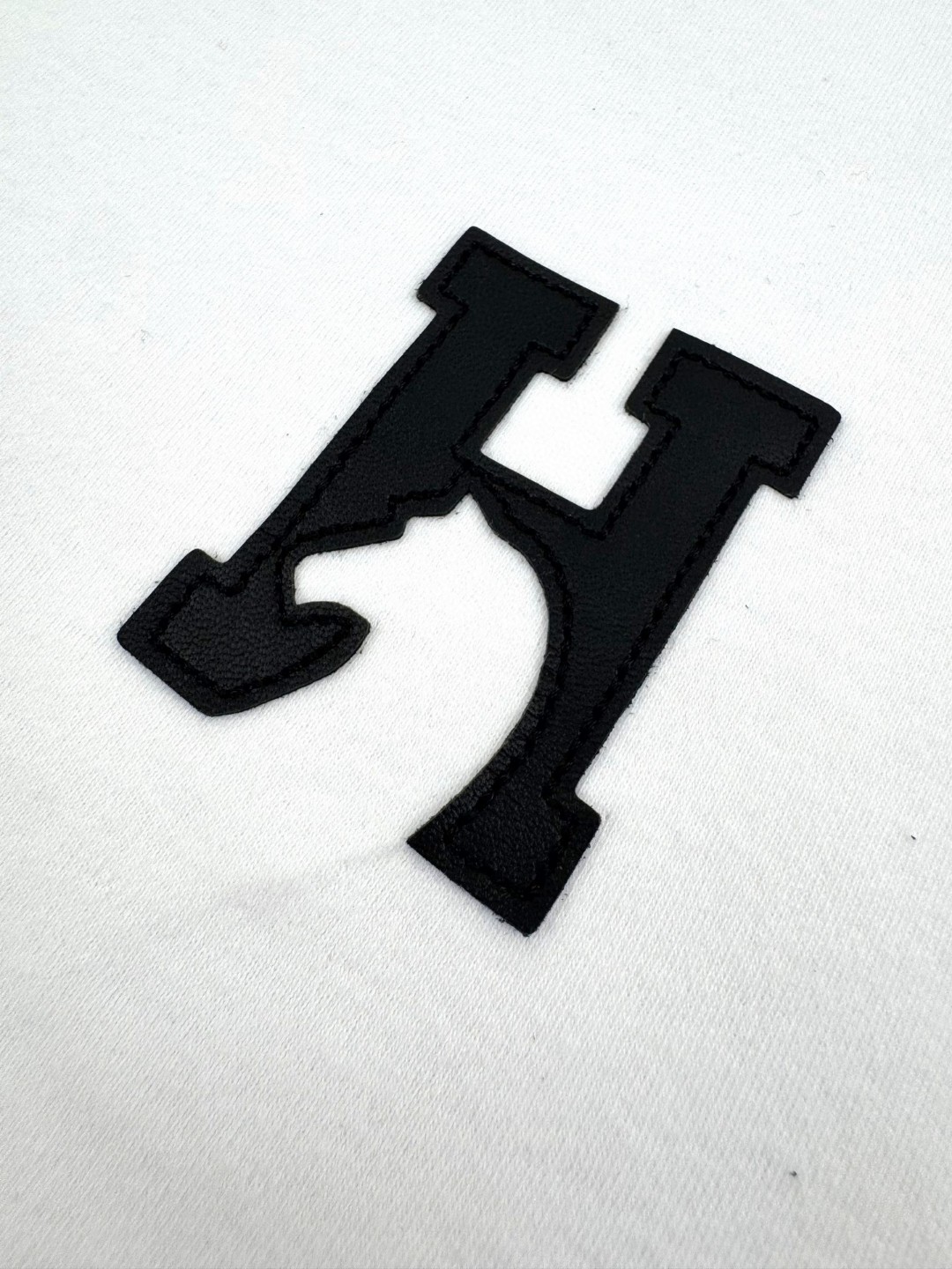 HERMES 爱马仕 皮革图案标识圆领短袖 T恤 夏款 黑色 白色 A0 H657800HA02