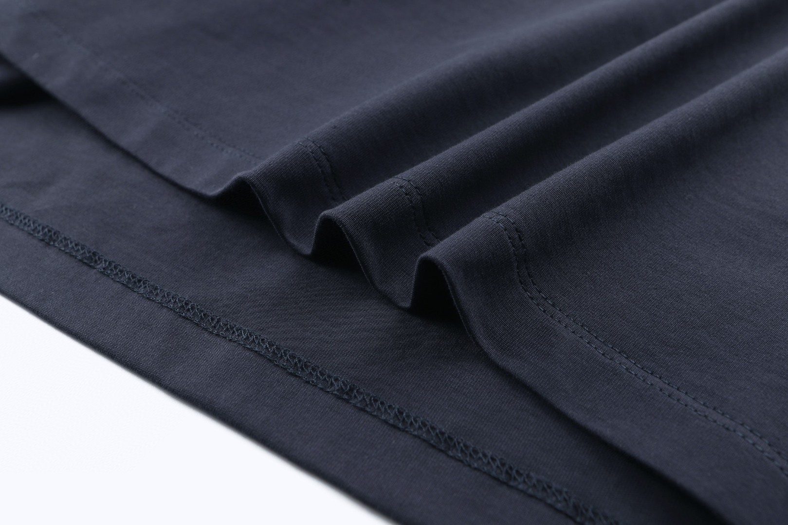 Loewe 罗意威 纯色激光烧花刺绣圆领短袖 T恤 夏款 A0 