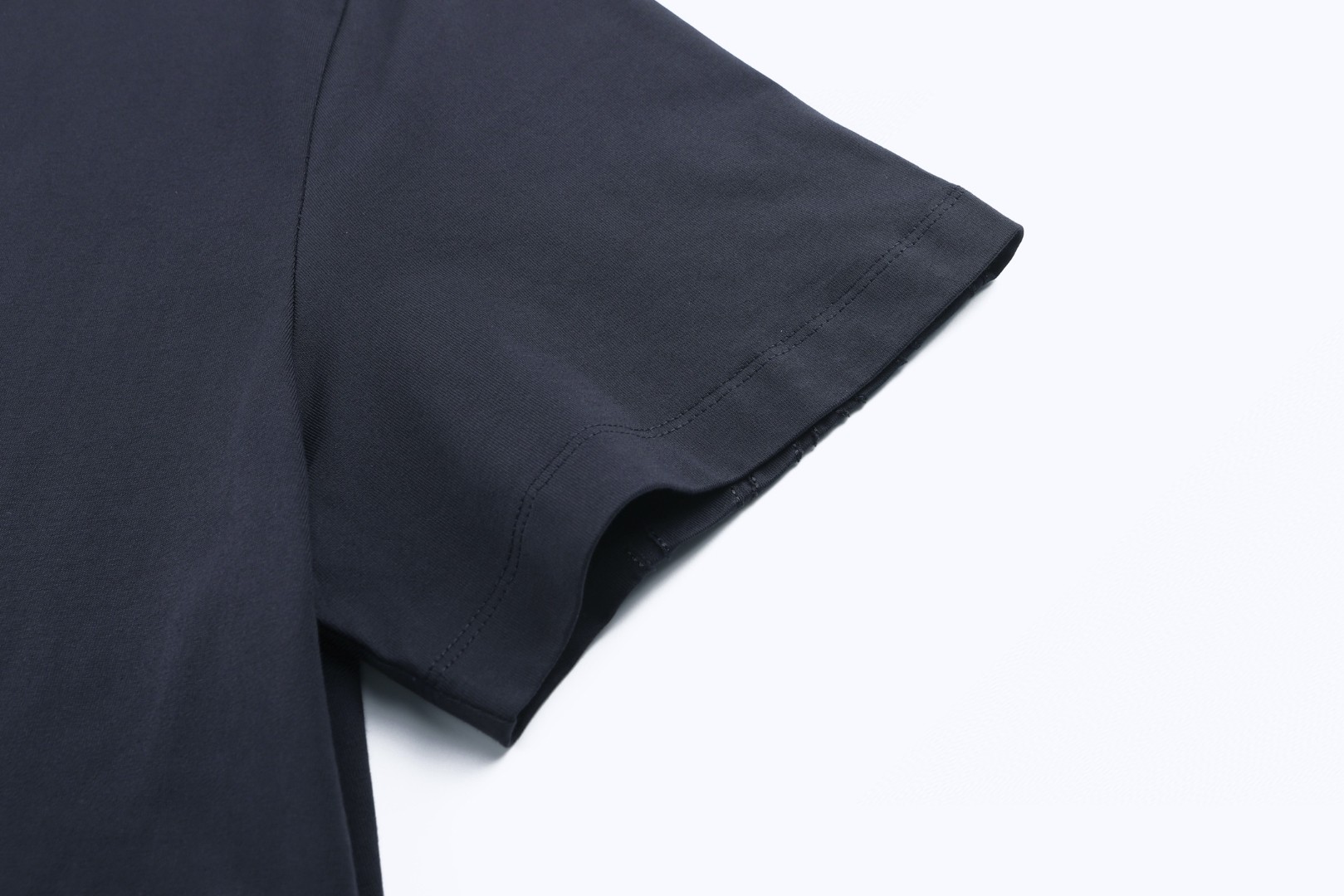 Loewe 罗意威 纯色激光烧花刺绣圆领短袖 T恤 夏款 A0 