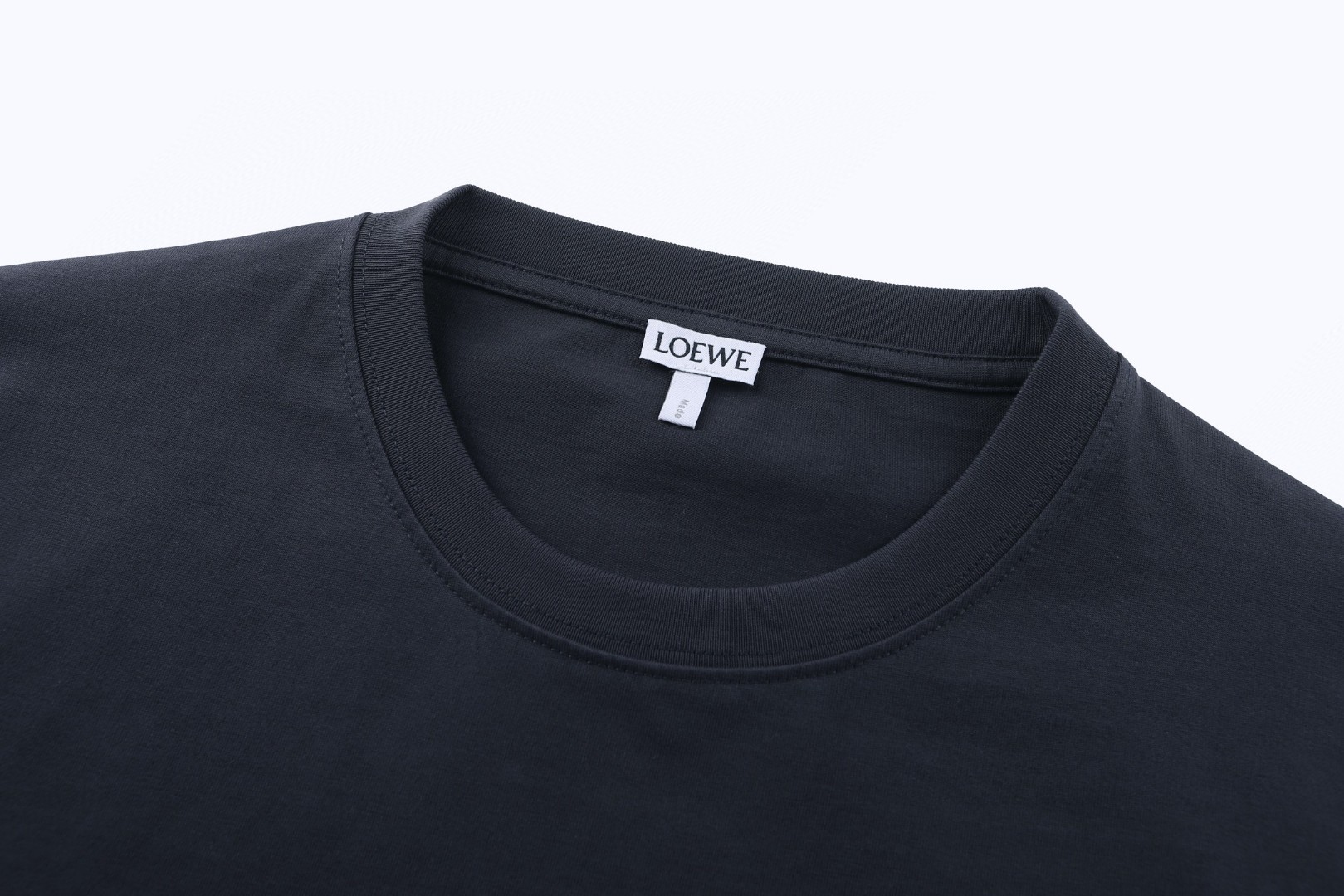 Loewe 罗意威 纯色激光烧花刺绣圆领短袖 T恤 夏款 A0 