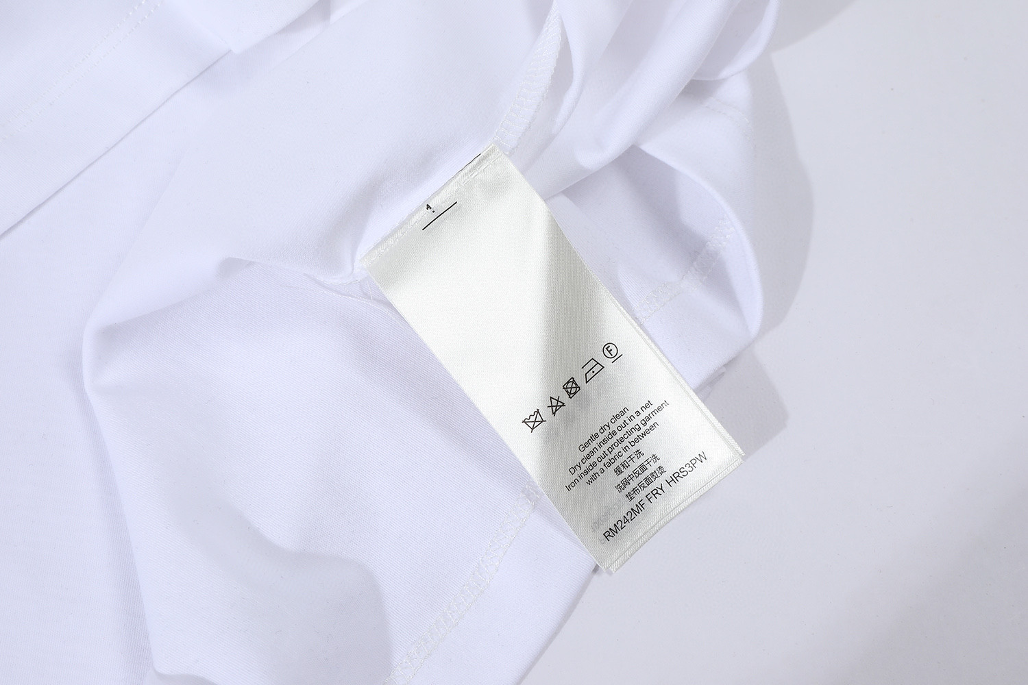 LOUIS VUITTON 霓虹标识印花 短袖 圆领 T 恤 上衣 夏款 黑色 白色 A0 1AHK86