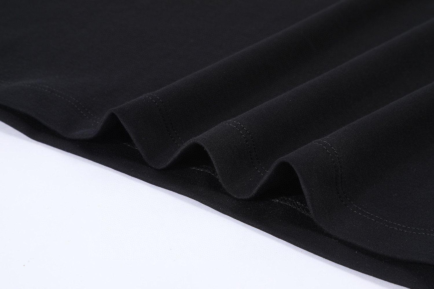 LOUIS VUITTON 霓虹标识印花 短袖 圆领 T 恤 上衣 夏款 黑色 白色 A0 1AHK86