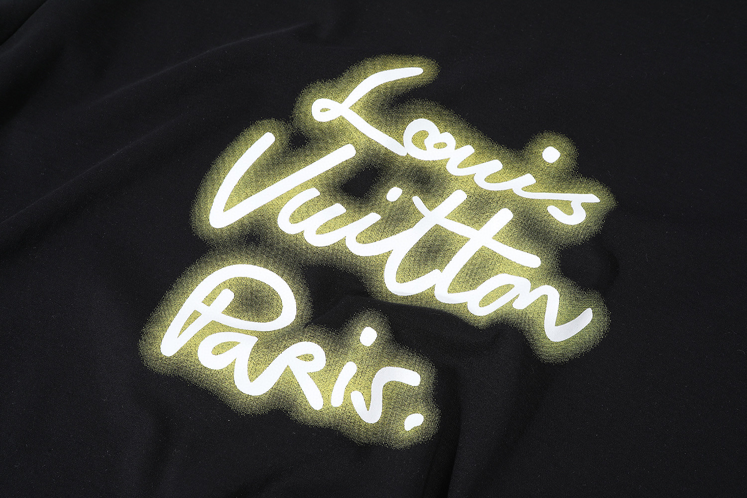 LOUIS VUITTON 霓虹标识印花 短袖 圆领 T 恤 上衣 夏款 黑色 白色 A0 1AHK86