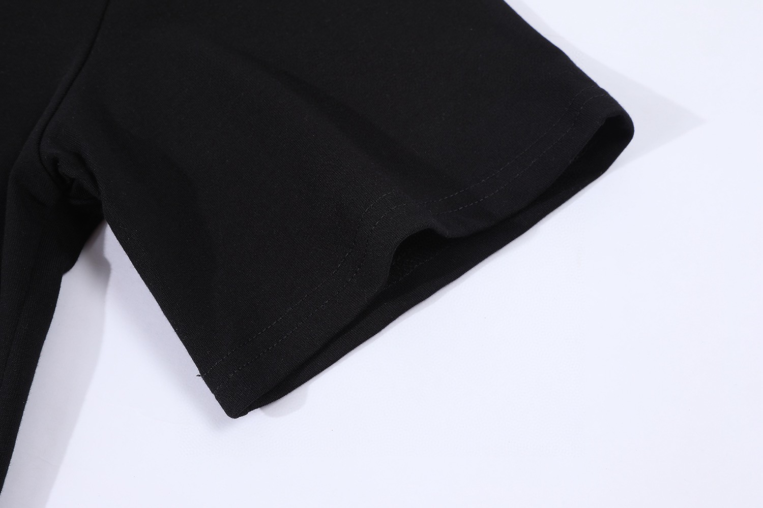 MIU MIU 刺绣徽标 圆领 休闲短袖 T恤 夏季 黑色 白色 A0