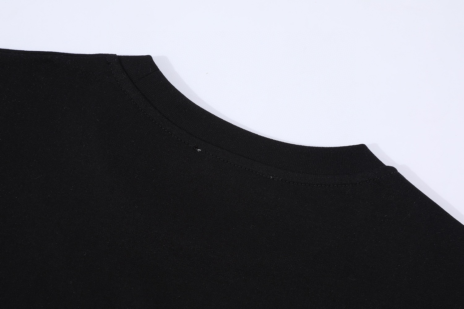 MIU MIU 刺绣徽标 圆领 休闲短袖 T恤 夏季 黑色 白色 A0