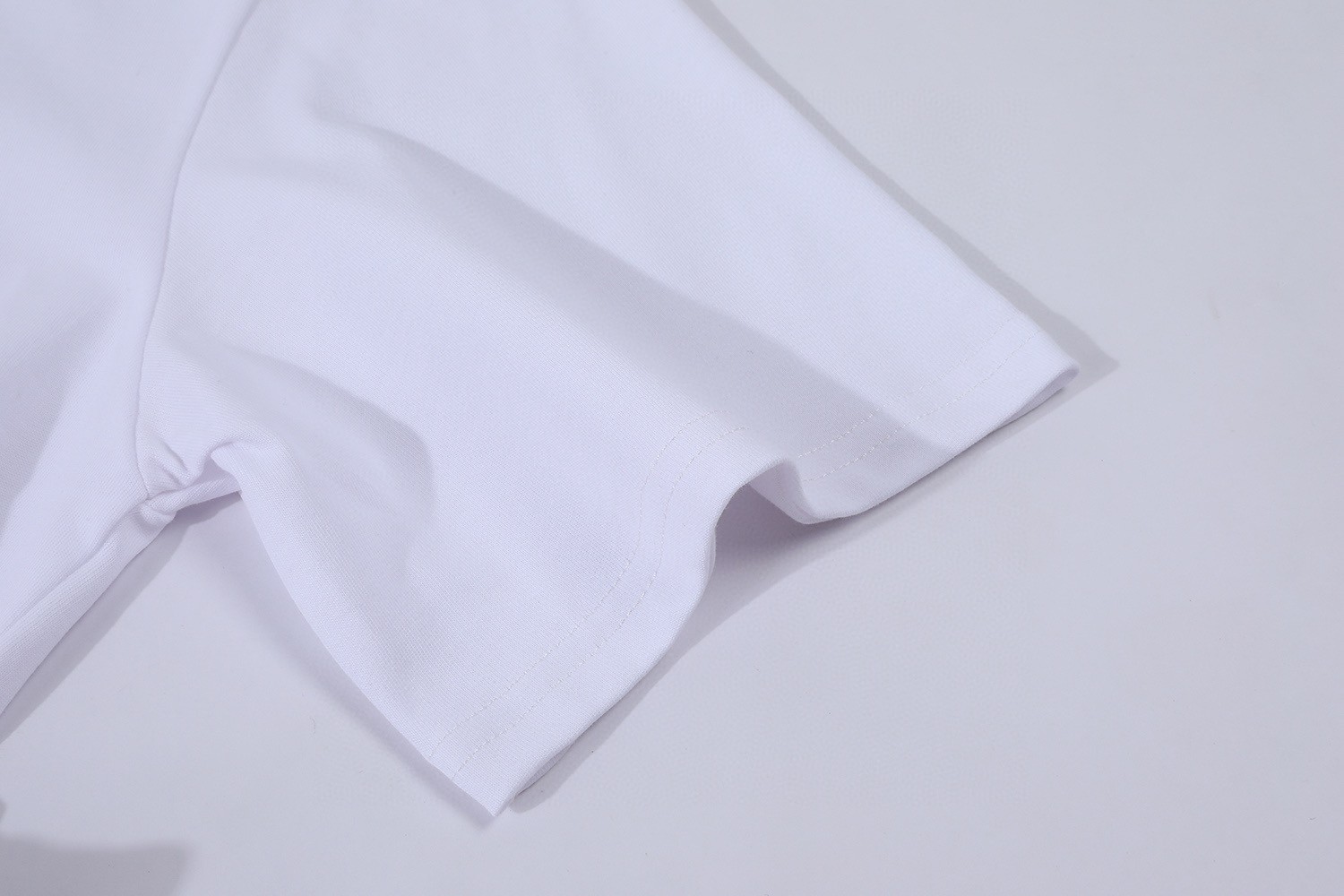 MIU MIU 刺绣徽标 圆领 休闲短袖 T恤 夏季 黑色 白色 A0