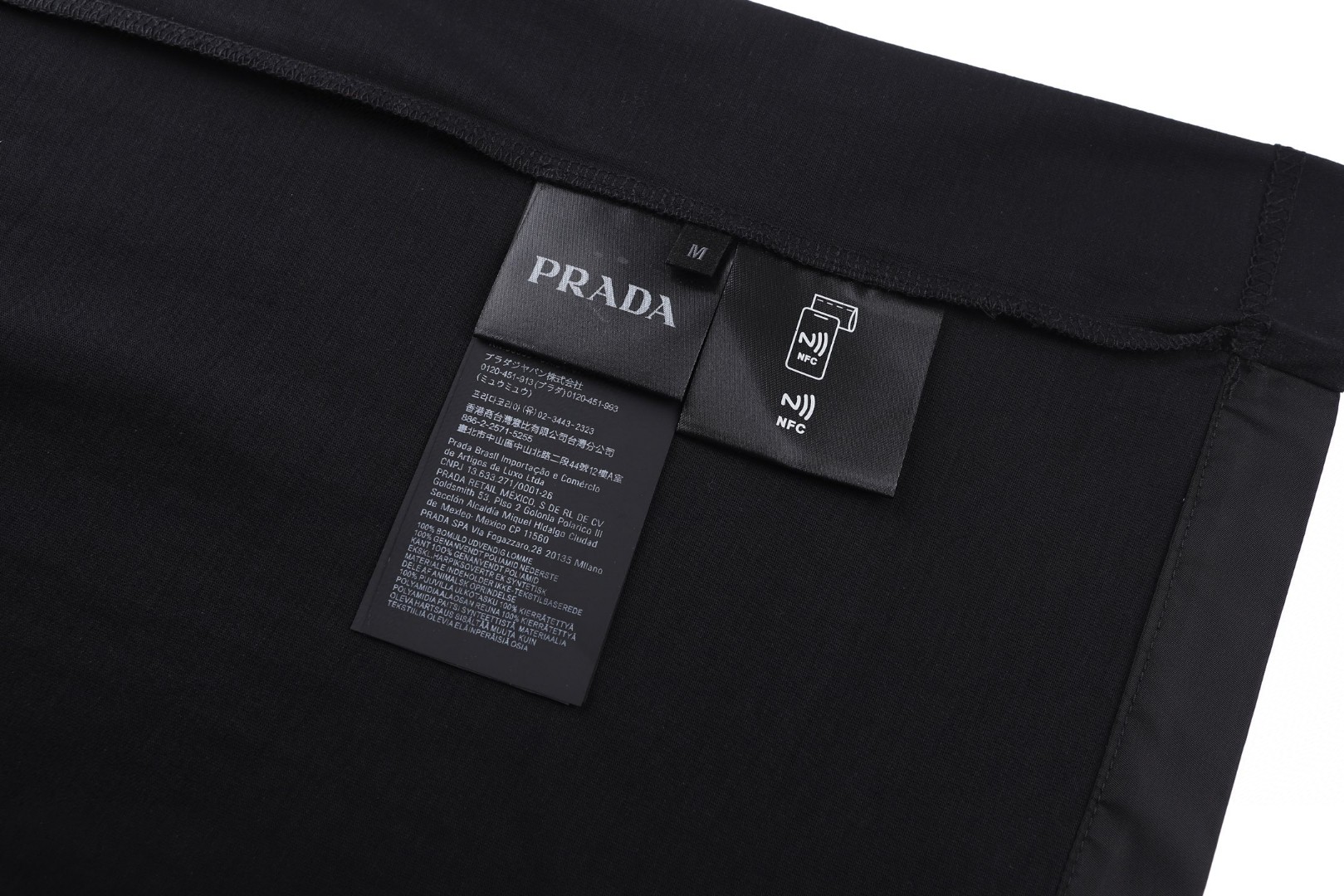 PRADA 普拉达 胸前拉链口袋圆领短袖 T恤 黑色 白色 A0 UJN661-1WQ5-F0002