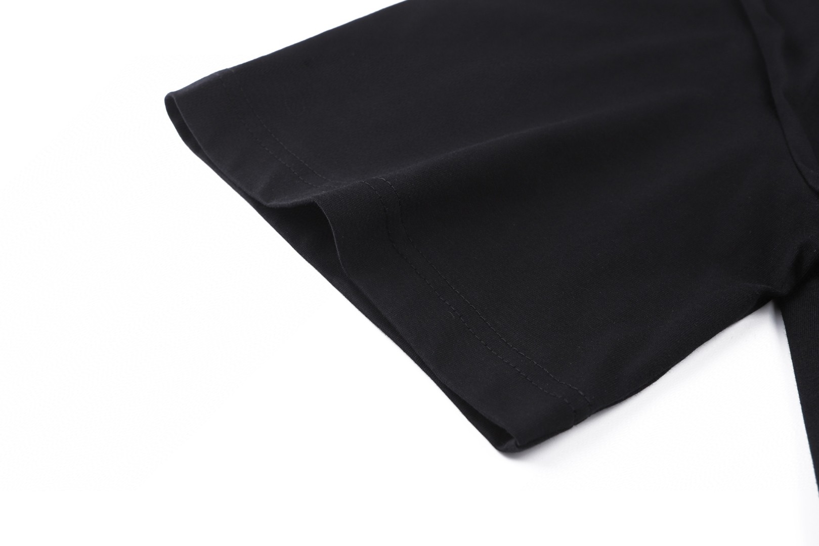 PRADA 普拉达 胸前拉链口袋圆领短袖 T恤 黑色 白色 A0 UJN661-1WQ5-F0002