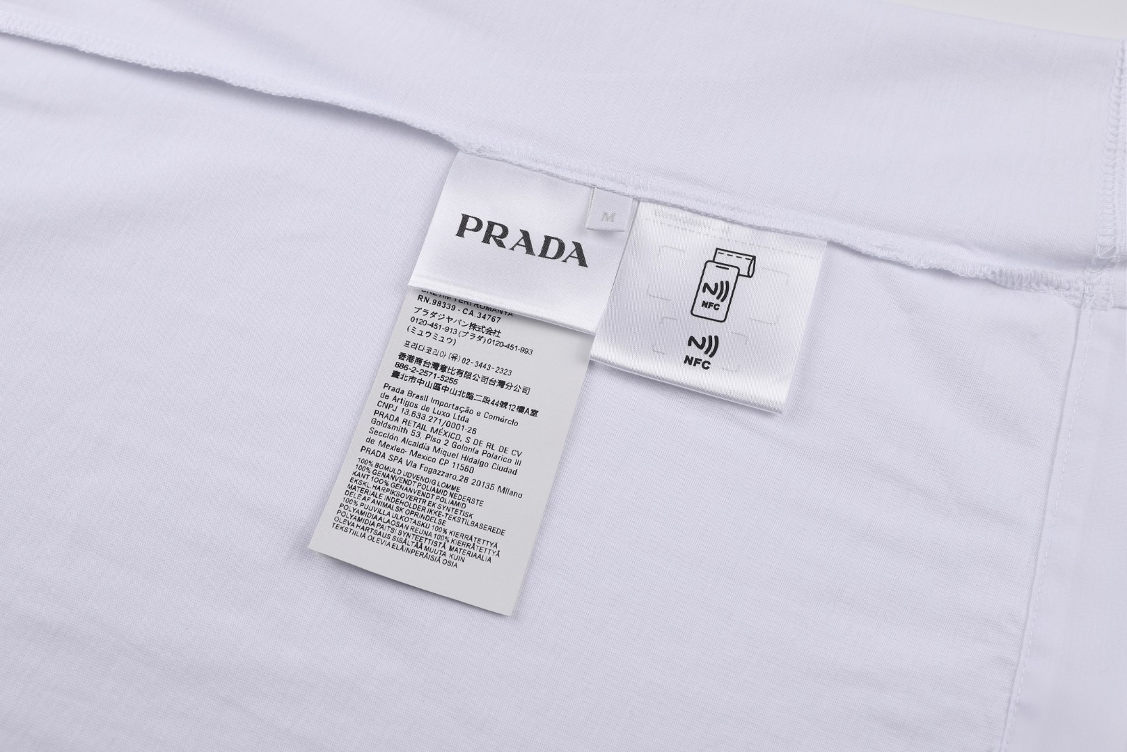 PRADA 普拉达 胸前拉链口袋圆领短袖 T恤 黑色 白色 A0 UJN661-1WQ5-F0002