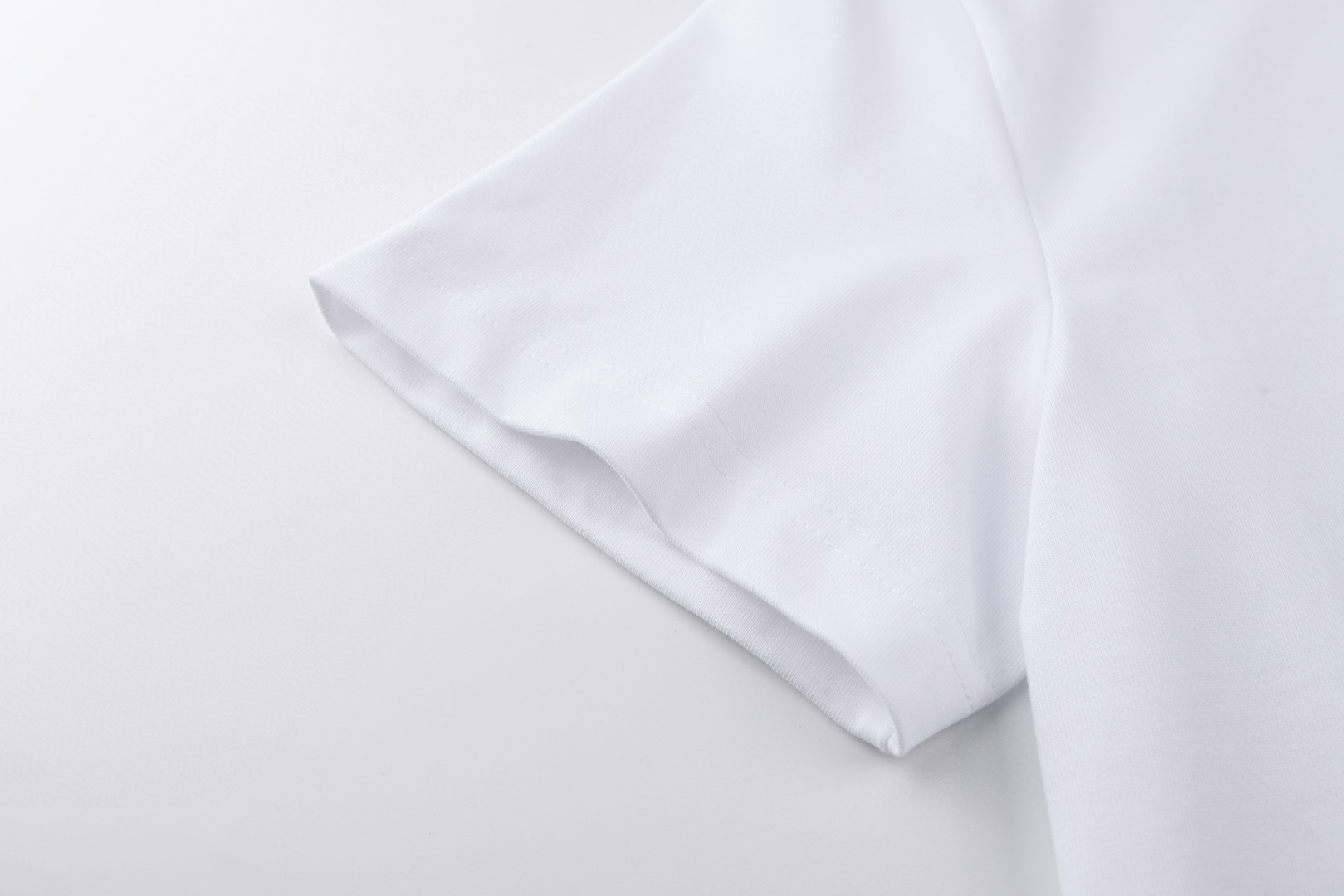 DIOR 迪奥 雏菊刺绣短袖 T恤 夏季 白色 A0 683J628A3036-C089