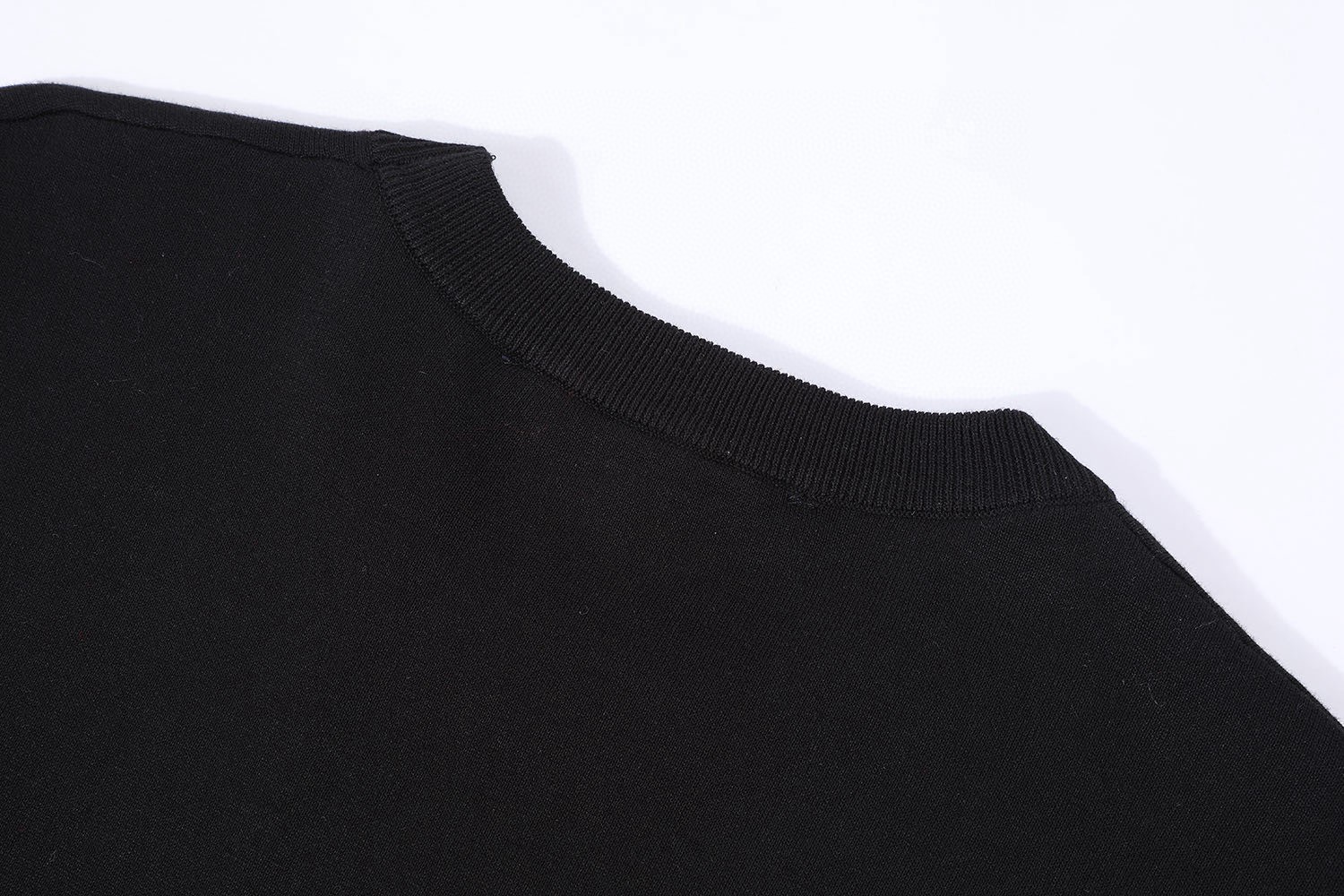 LOUIS VUITTON 字母袖提花毛织短袖 圆领 T 恤 上衣 夏款 白色 黑色 A5 1AGKM3