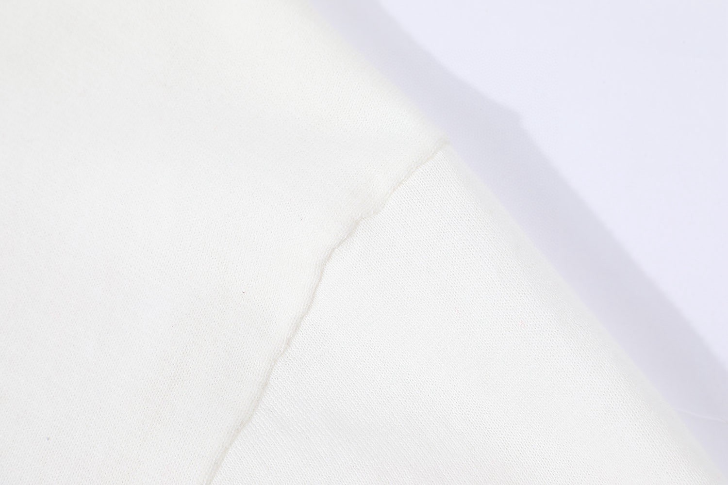 LOUIS VUITTON 字母袖提花毛织短袖 圆领 T 恤 上衣 夏款 白色 黑色 A5 1AGKM3