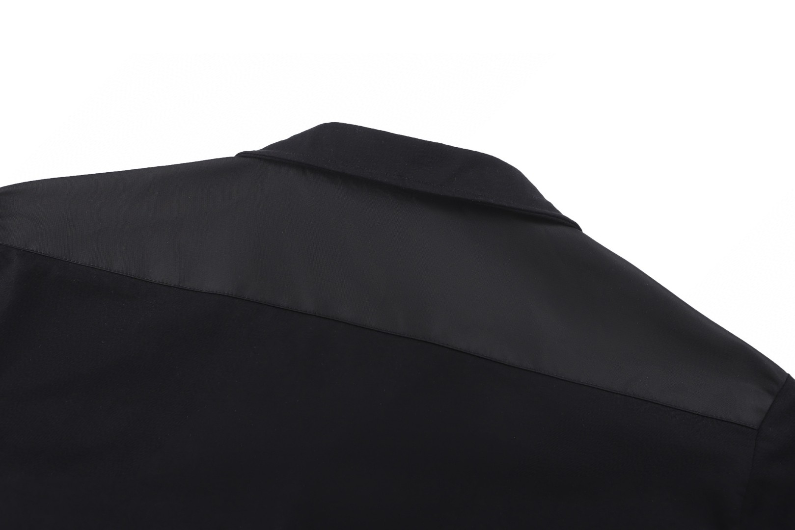 PRADA 普拉达 胸前拉链口袋拼接Polo衫 短袖 T恤 黑色 白色 A0 UJN703-1YED-F0806-S-211