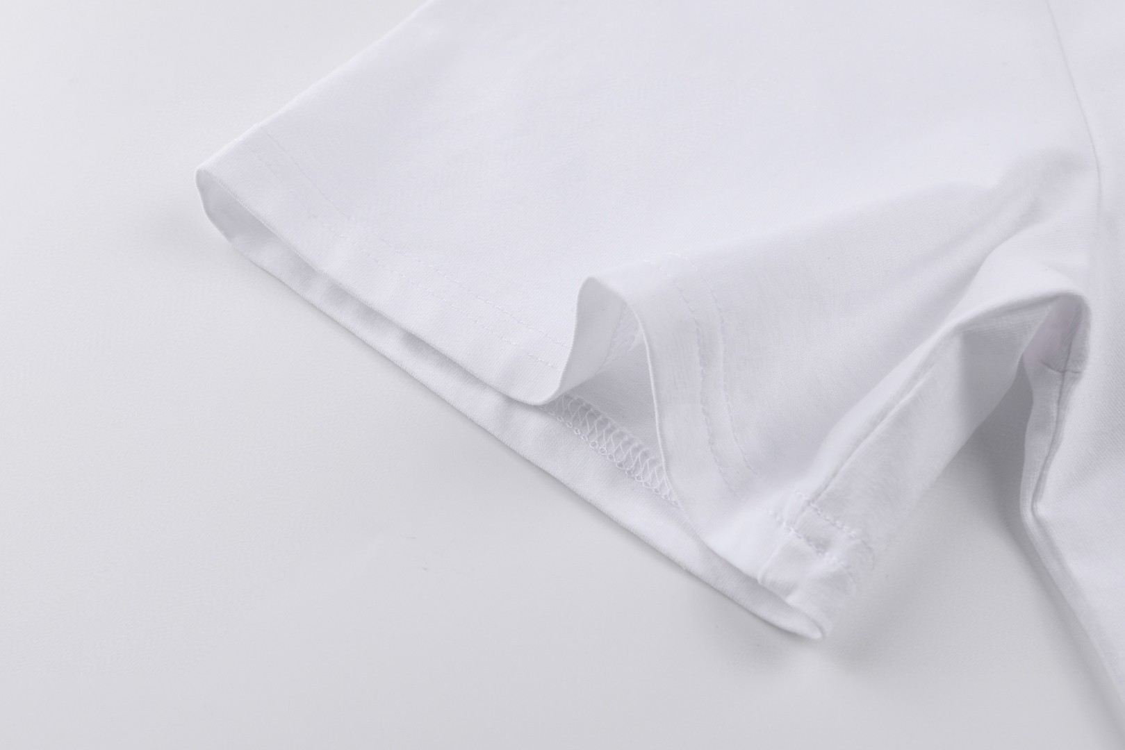 PRADA 普拉达 胸前拉链口袋拼接Polo衫 短袖 T恤 黑色 白色 A0 UJN703-1YED-F0806-S-211