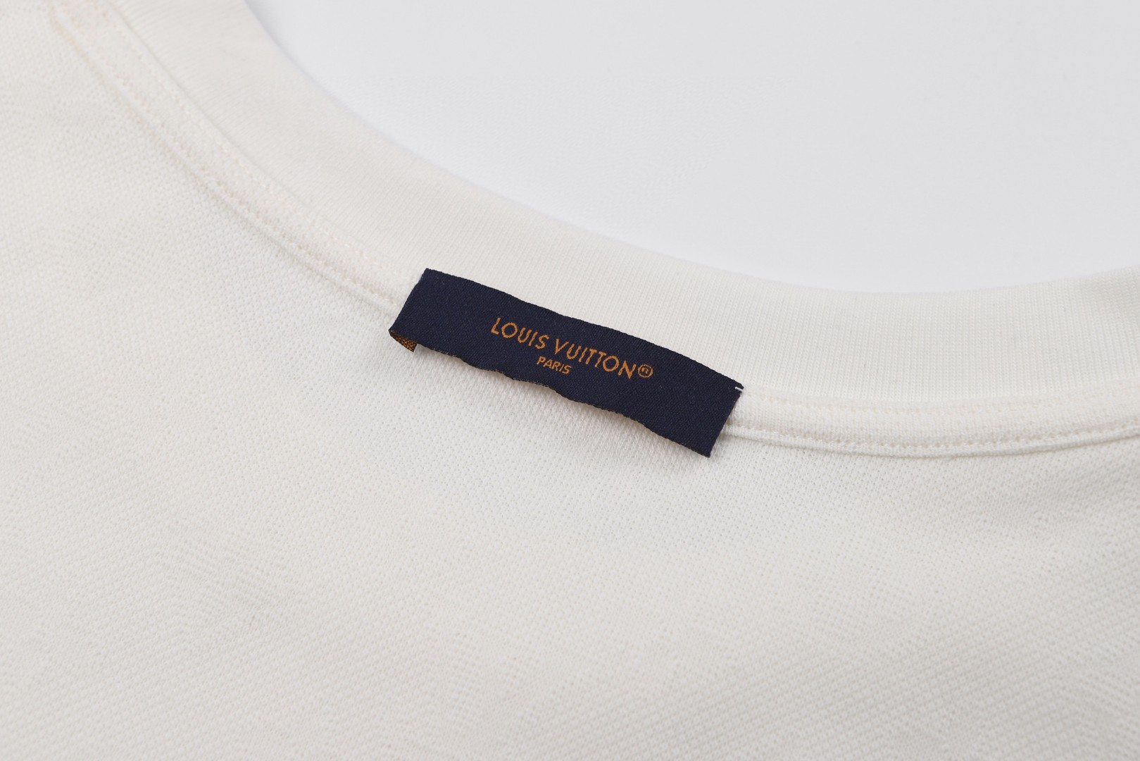 LOUIS VUITTON 珠地棉提花织纹 短袖 圆领 T 恤 上衣 夏款 白色 A0 1AJVS3