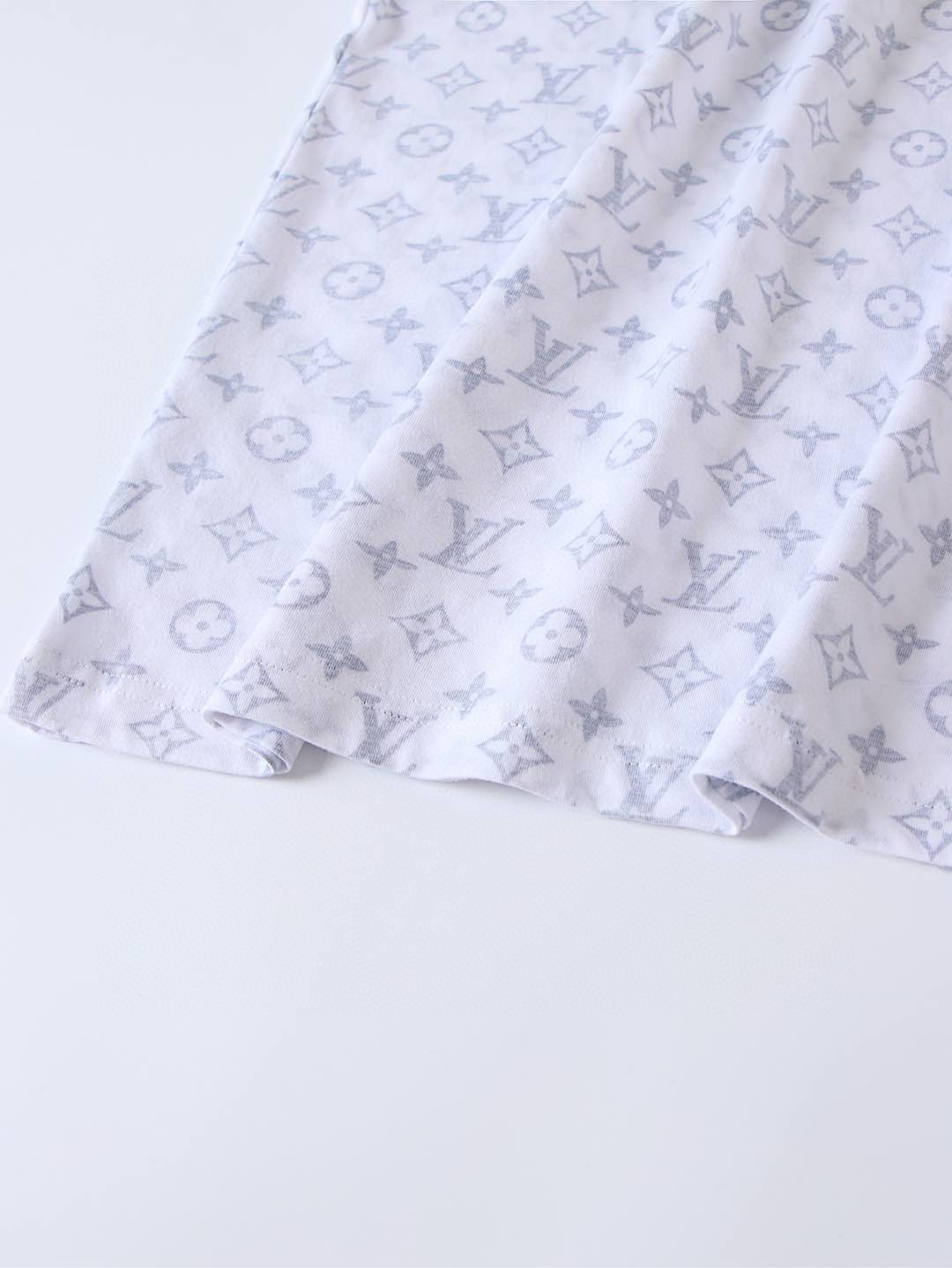 LOUIS VUITTON 路易威登 LV 链条满印老花 圆领 夏季 T恤 短袖 白色 A0 1A8QDG