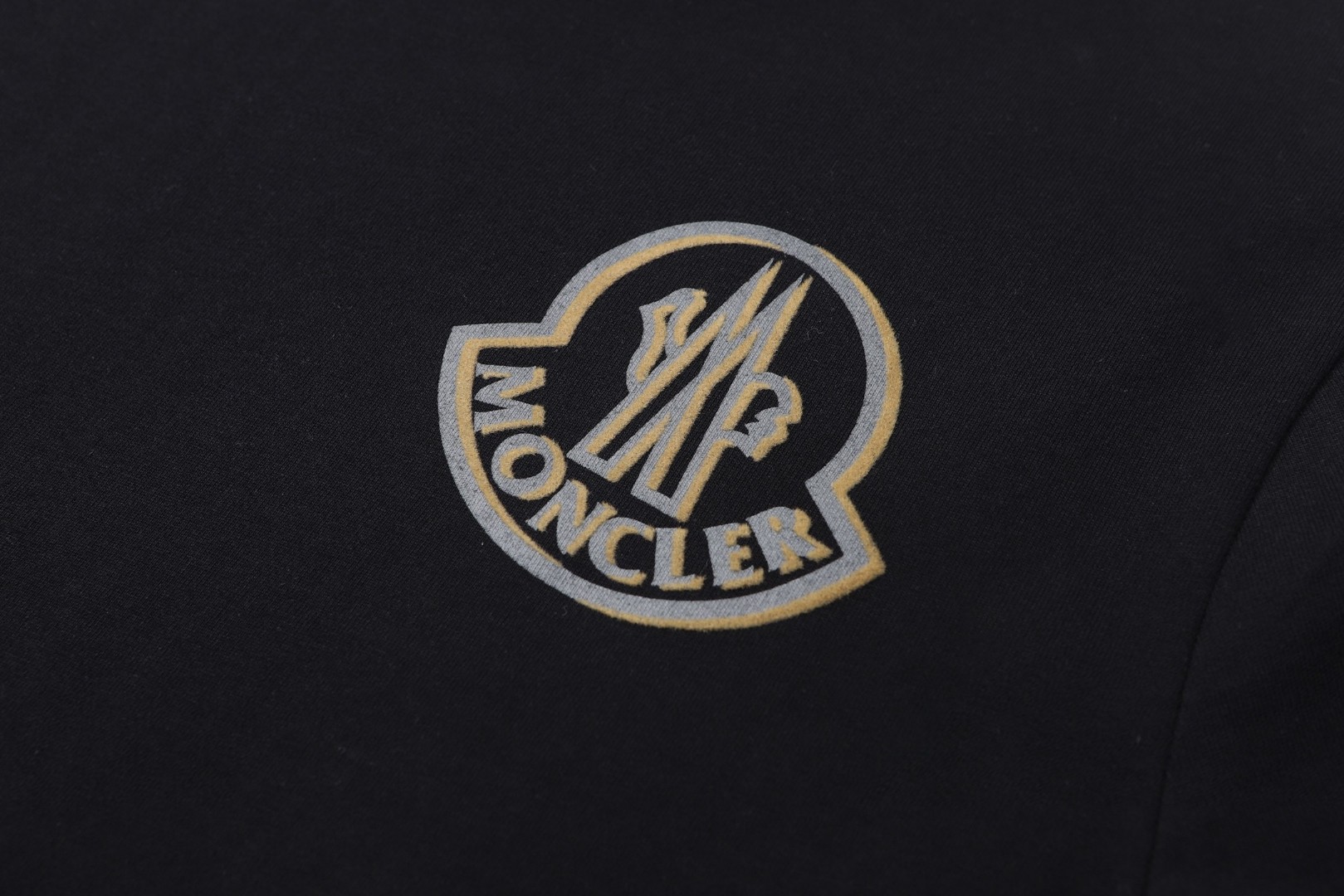 Moncler 蒙口 徽标植绒印花 圆领短袖 T恤 夏季 黑色 A0 K20918C0005789AZ9999