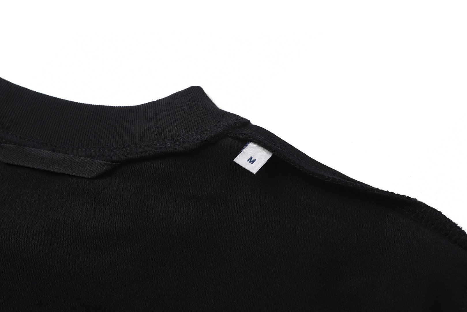 Moncler 蒙口 发泡标识印花 圆领短袖 T恤 夏季 白色 黑色 A0 K20918C0001389AJS00A