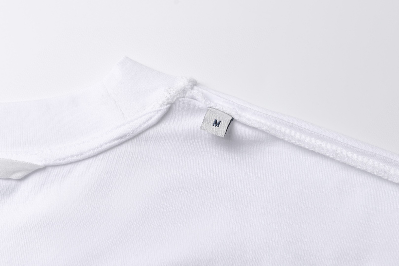 Moncler 蒙口 字母徽标印花 圆领短袖 T恤 夏季 白色 A0 K10918C0005289AJS00A