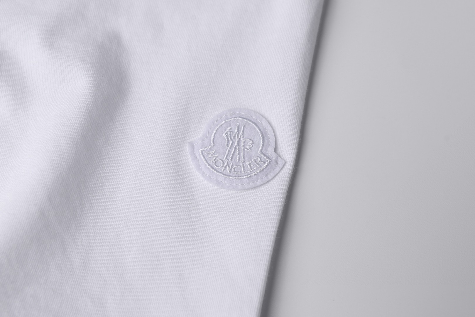 Moncler 蒙口 字母徽标印花 圆领短袖 T恤 夏季 白色 A0 K10918C0005289AJS00A
