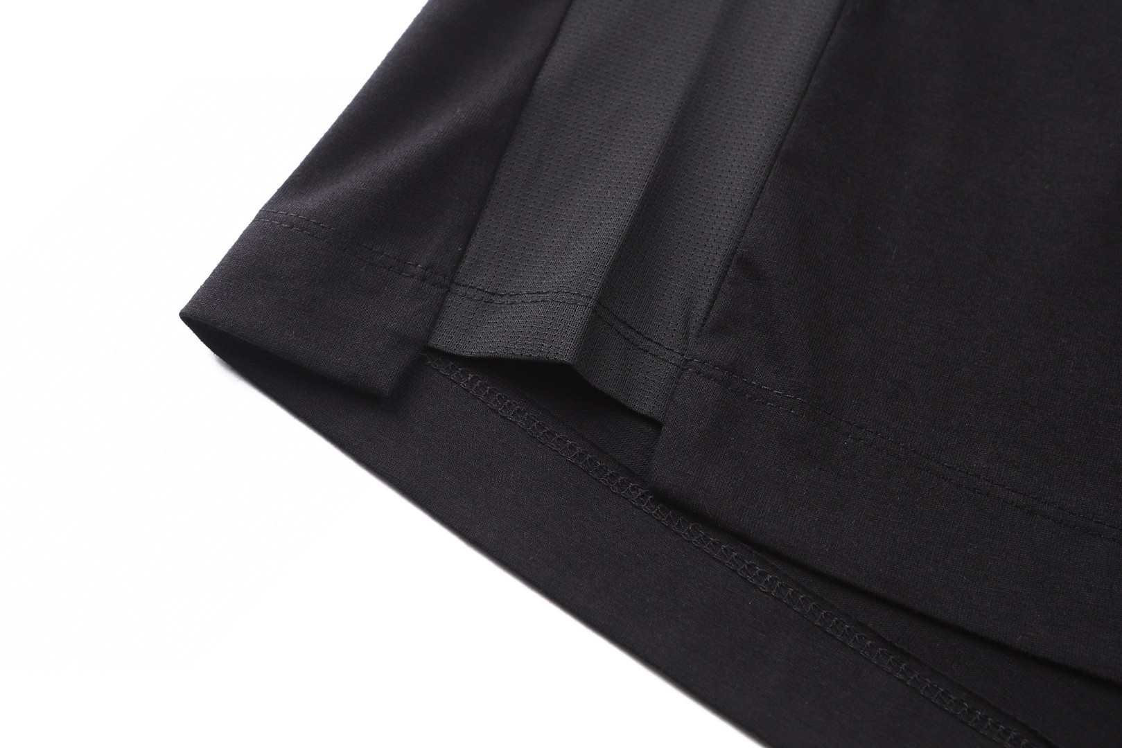 Moncler 蒙口 发泡标识印花 圆领短袖 T恤 夏季 白色 黑色 A0 K10918C00024829H8001