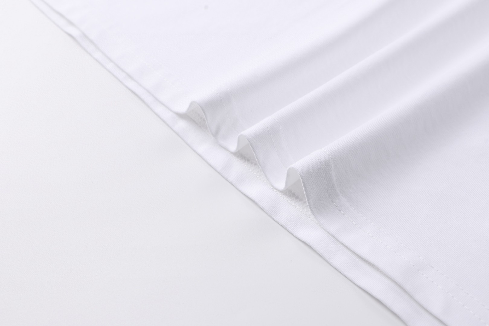 Moncler 蒙口 徽标胶浆印花 圆领短袖 T恤 夏季 白色 黑色 A0 K10918C0005289AJSF01