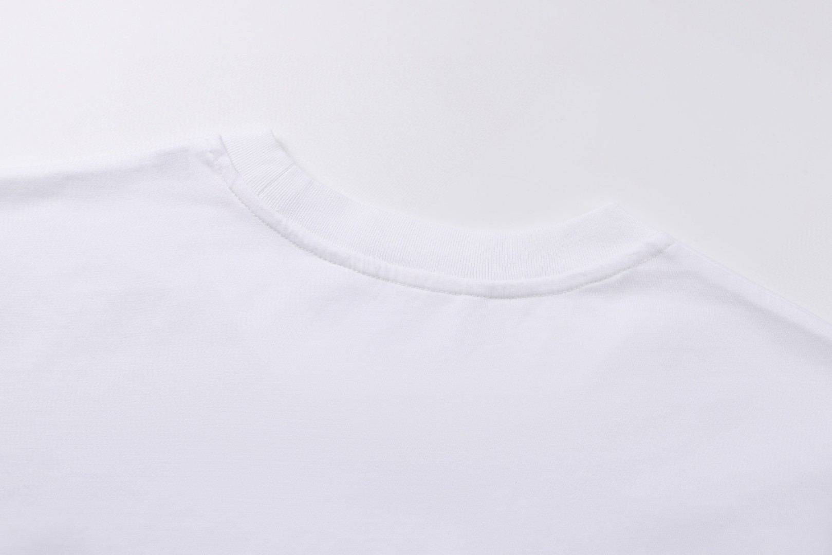 Moncler 蒙口 徽标胶浆印花 圆领短袖 T恤 夏季 白色 黑色 A0 K10918C0005289AJSF01