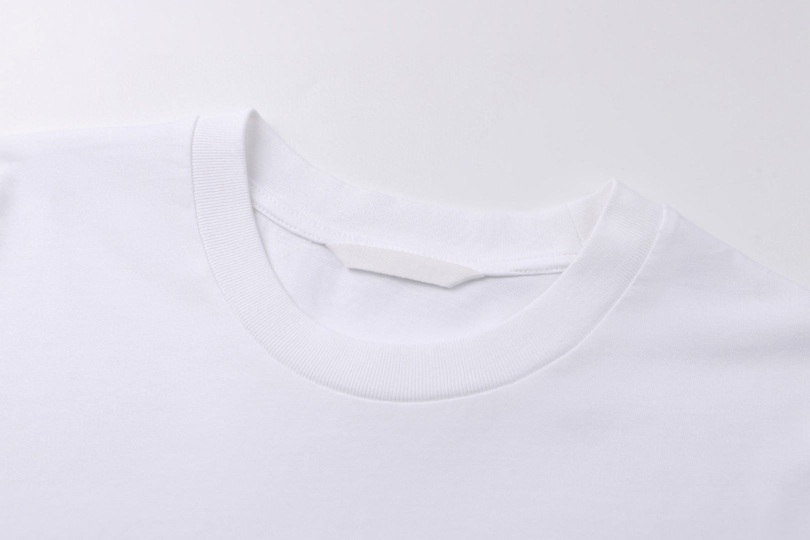 Moncler 蒙口 徽标胶浆印花 圆领短袖 T恤 夏季 白色 黑色 A0 K10918C0005289AJSF01