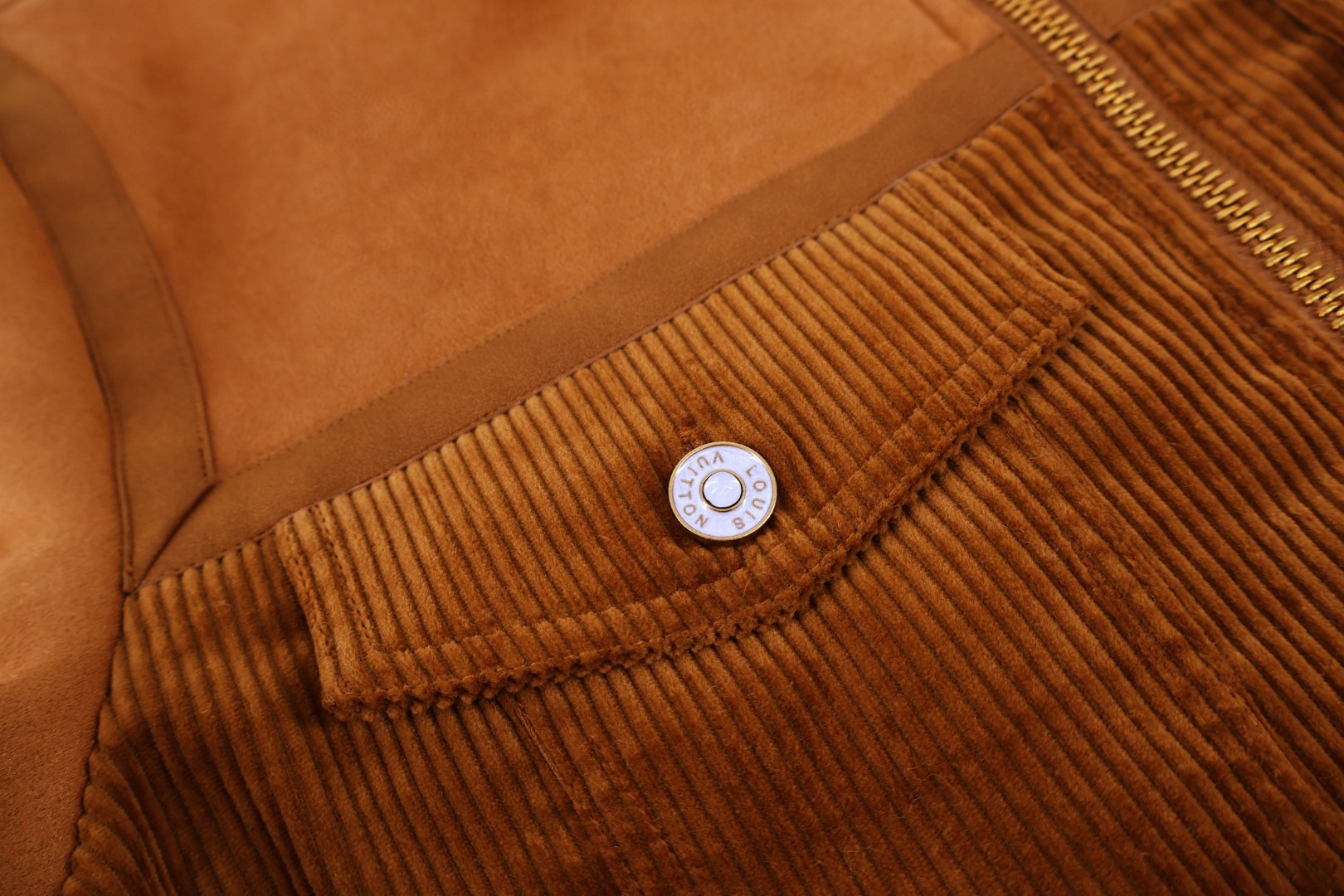 LOUIS VUITTON 路易威登 SKI滑雪系列 灯芯绒拼皮卡车外套 夹克 保暖 驼色 C0 1AJBQR