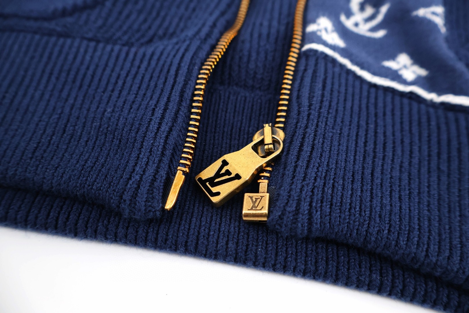 LOUIS VUITTON 路易威登 Nigo联名款 拼接拉链立领针织毛衣 外套 夹克 蓝色 C0 1AIMAA