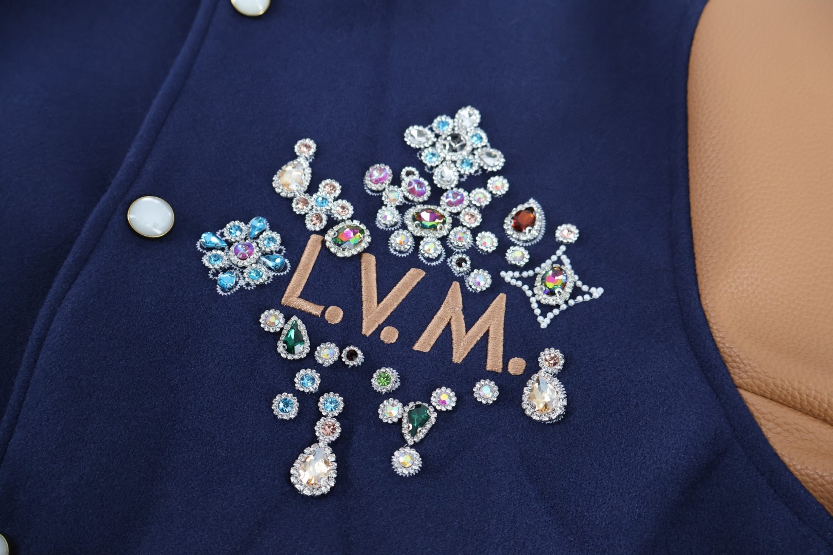 LOUIS VUITTON 路易威登 手工串珠烫钻拼皮棒球服夹克 外套 C0 1AJVKP