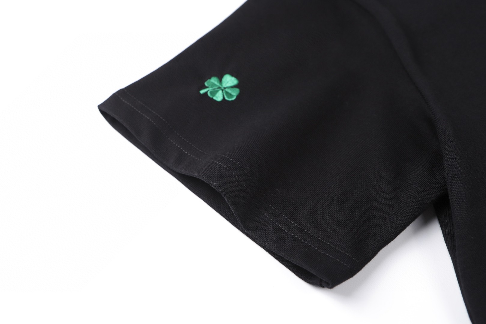 DIOR 迪奥 四叶草刺绣图案短袖 T恤 夏季 白色 黑色 A0 683J615A3036-C086