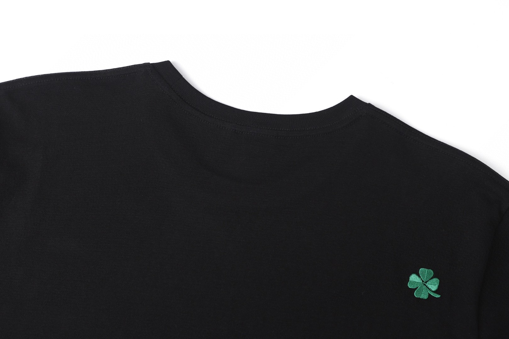 DIOR 迪奥 四叶草刺绣图案短袖 T恤 夏季 白色 黑色 A0 683J615A3036-C086