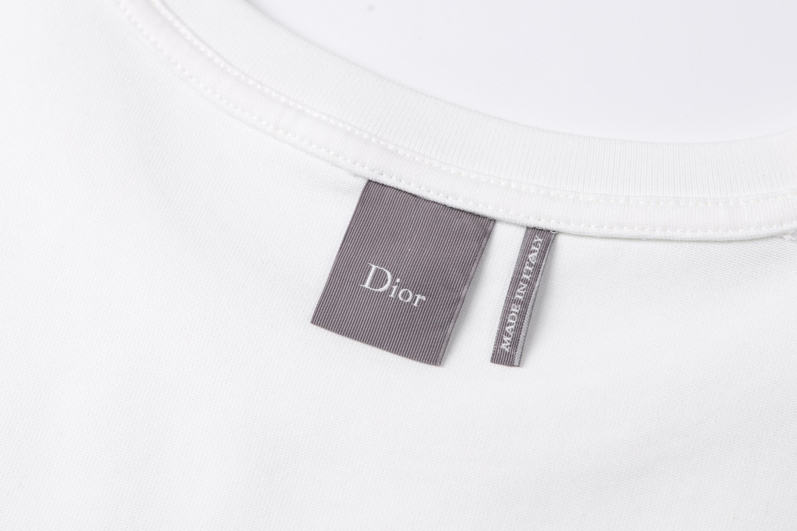 DIOR 迪奥 四叶草刺绣图案短袖 T恤 夏季 白色 黑色 A0 683J615A3036-C086