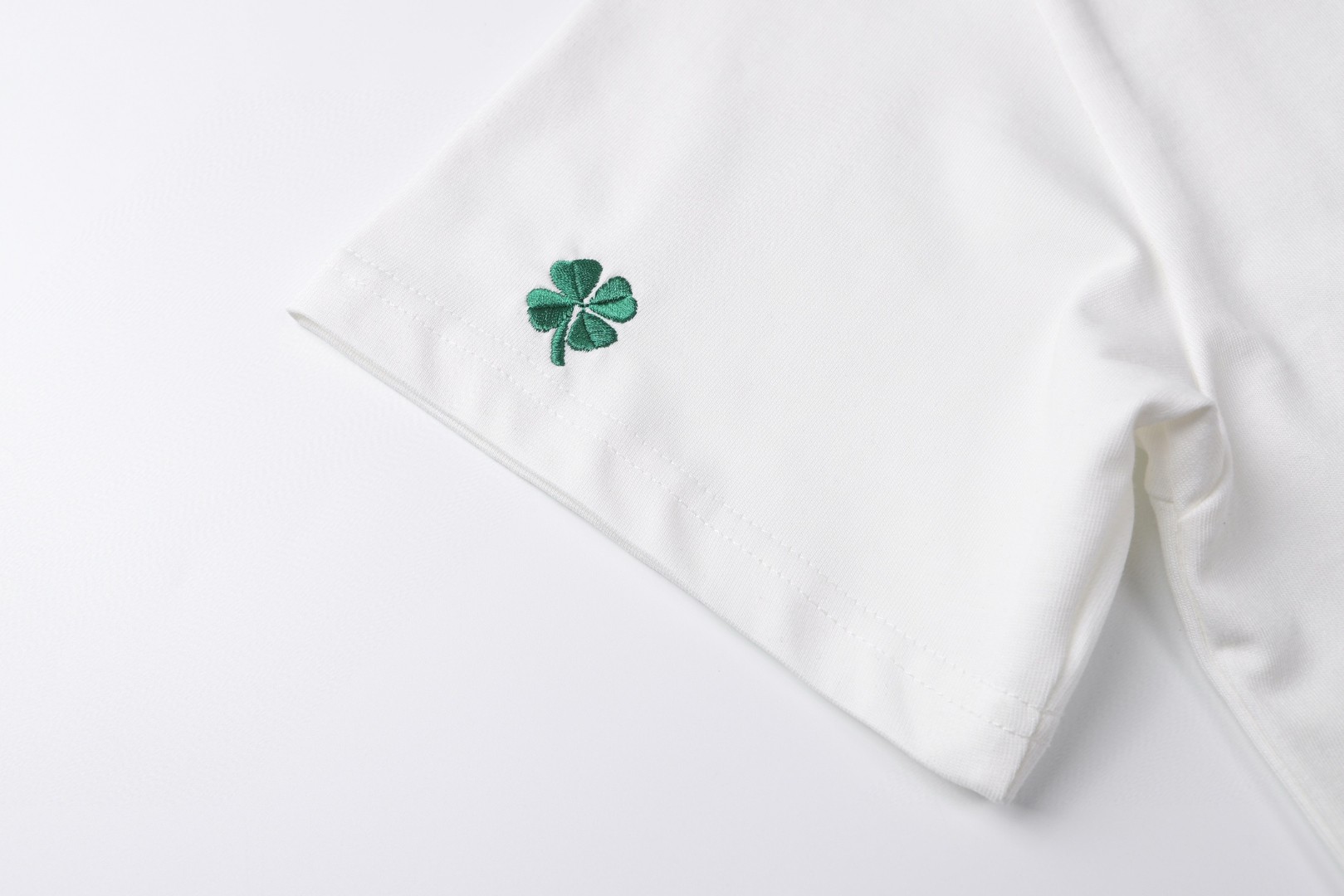 DIOR 迪奥 四叶草刺绣图案短袖 T恤 夏季 白色 黑色 A0 683J615A3036-C086