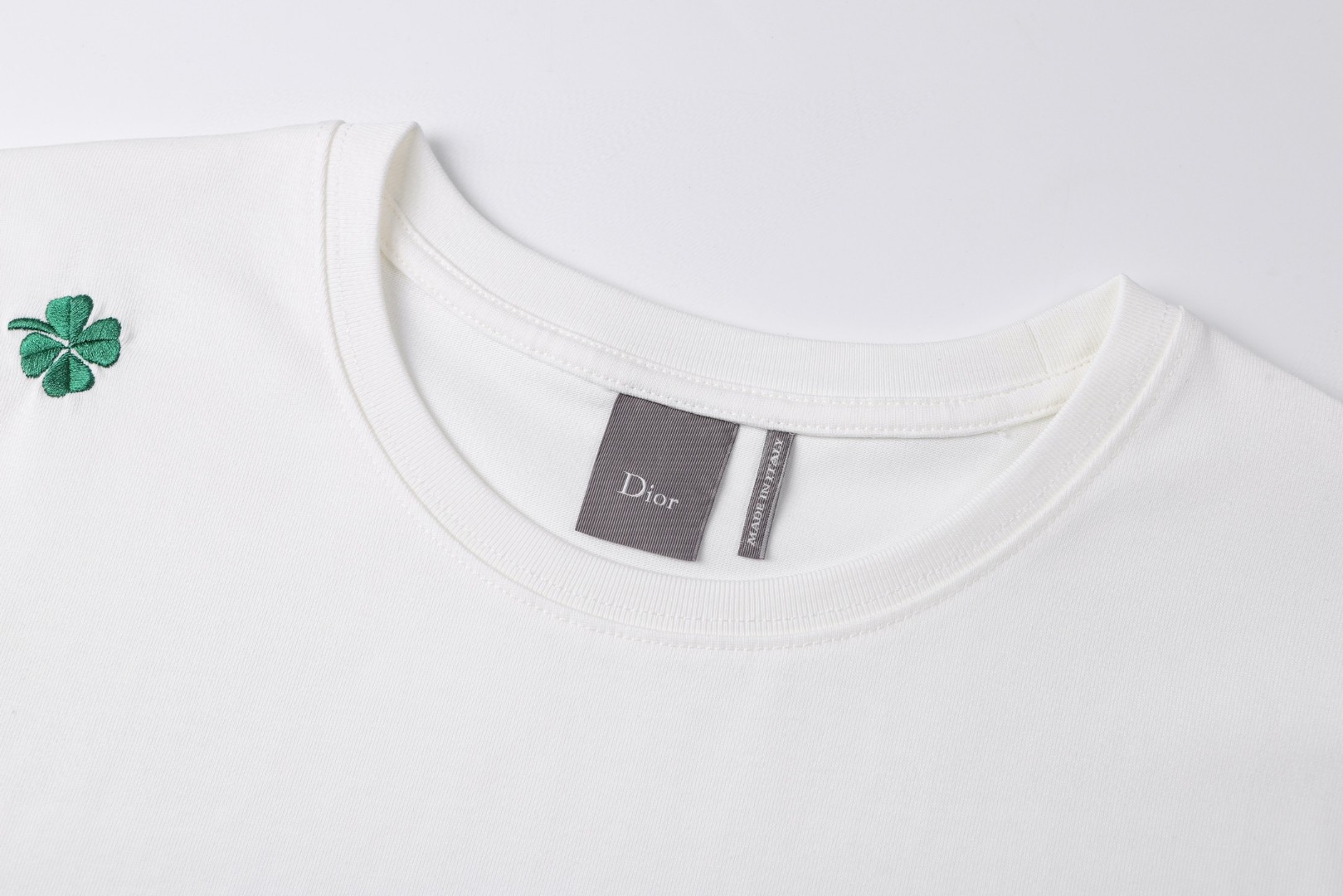 DIOR 迪奥 四叶草刺绣图案短袖 T恤 夏季 白色 黑色 A0 683J615A3036-C086