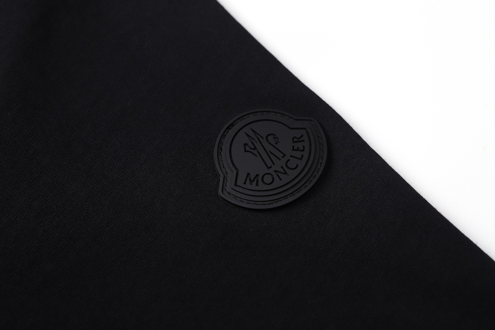 Moncler 蒙口 模糊logo标识印花 圆领短袖 T恤 夏季 白色 黑色 A0 K10918C0000489A17034