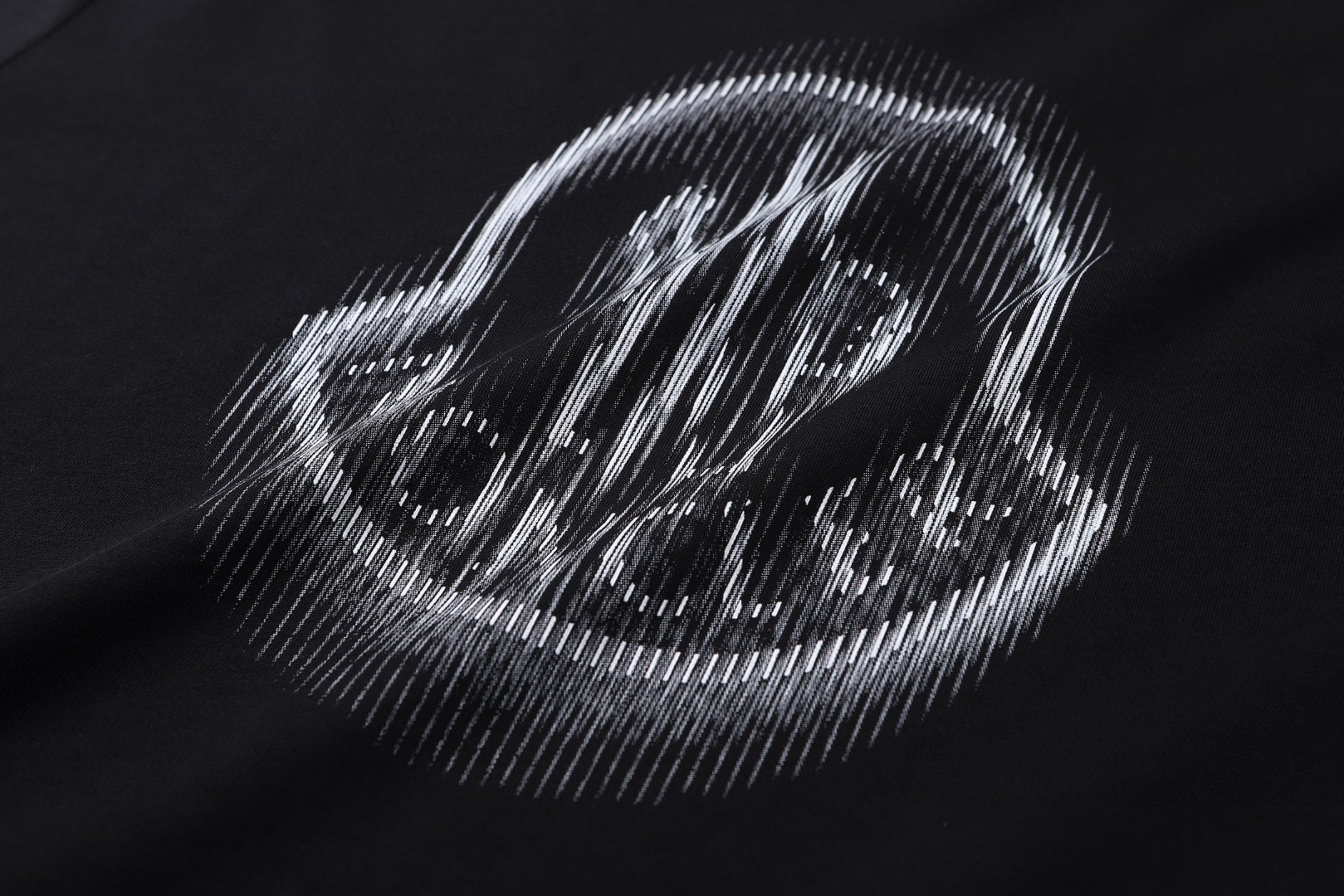 Moncler 蒙口 模糊logo标识印花 圆领短袖 T恤 夏季 白色 黑色 A0 K10918C0000489A17034