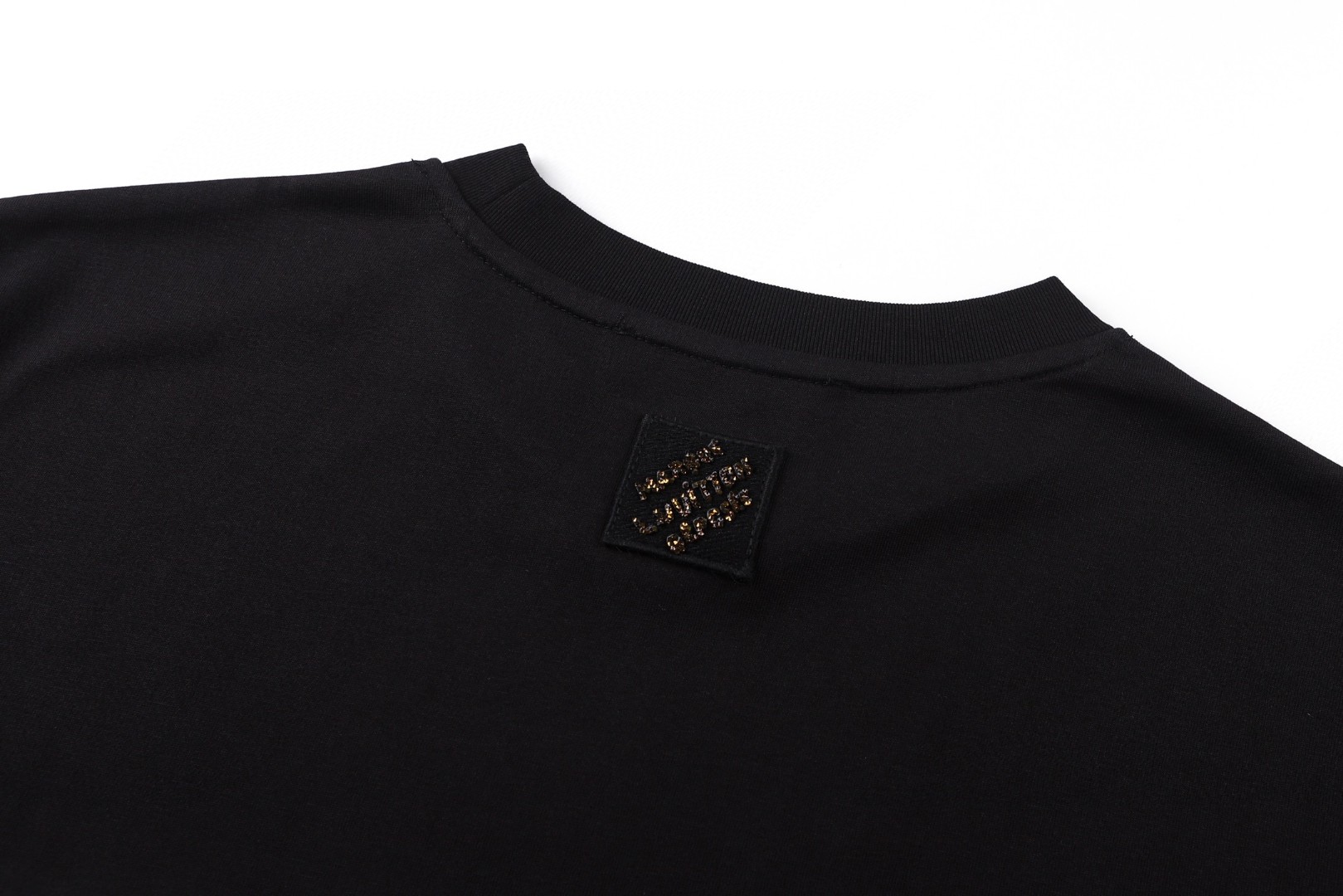 LOUIS VUITTON 亮片装饰标识 短袖 圆领 T 恤 上衣 夏款 白色 黑色 A0 81042341