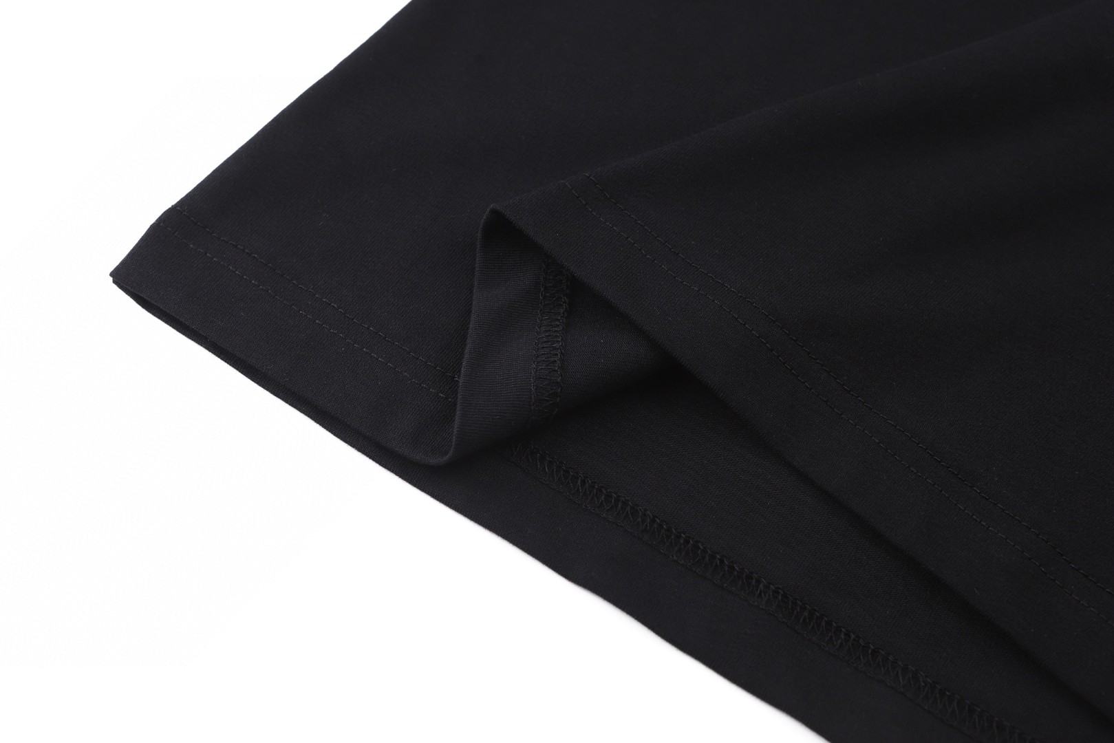 Burberry 巴宝莉字母印花圆领短袖 T恤 夏季 白色 黑色 A0 81042341