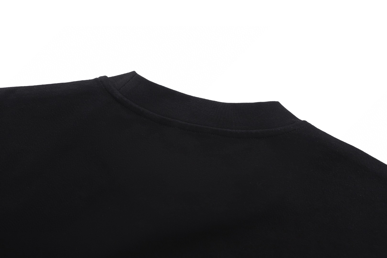 Burberry 巴宝莉 哥特式徽标刺绣圆领短袖 T恤 夏季 白色 黑色 A0 81160631