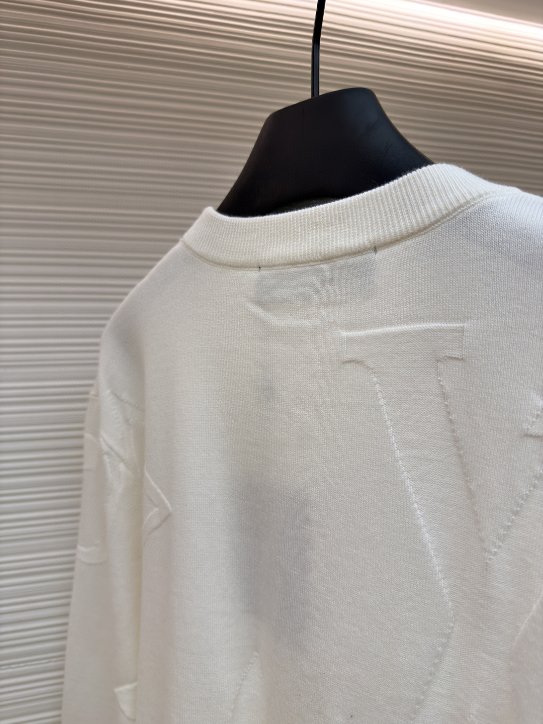 LOUIS VUITTON 路易威登 四叶草压花圆领针织衫 外套 长袖 白色 黑色 B0