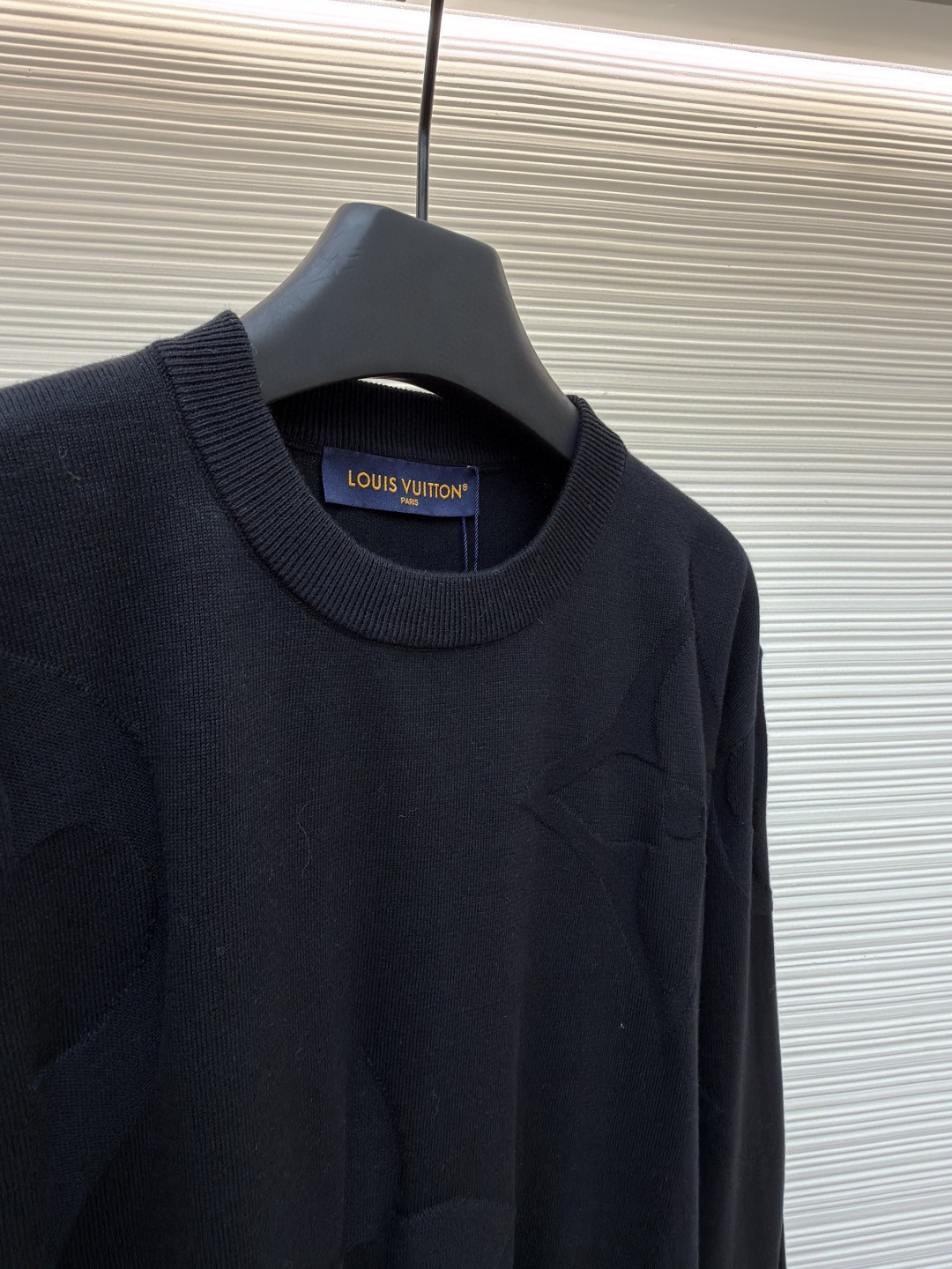 LOUIS VUITTON 路易威登 四叶草压花圆领针织衫 外套 长袖 白色 黑色 B0