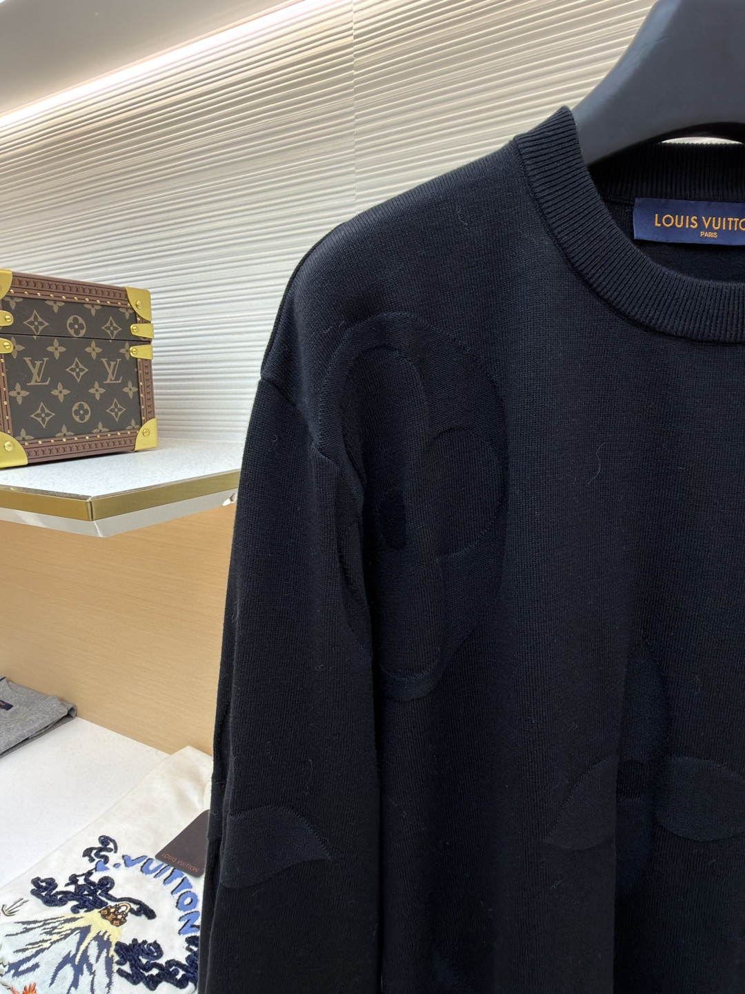 LOUIS VUITTON 路易威登 四叶草压花圆领针织衫 外套 长袖 白色 黑色 B0