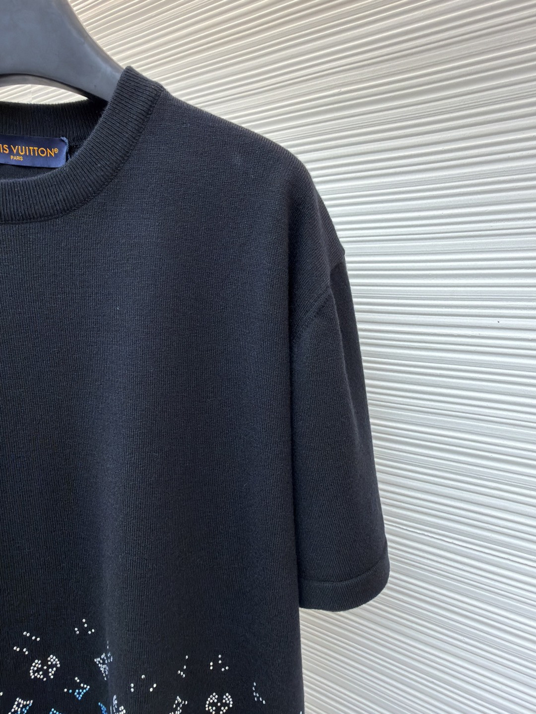 LOUIS VUITTON 路易威登 LV 彩色烫钻毛织 夏季 T恤 男女同款 短袖 白色 黑色 A5 